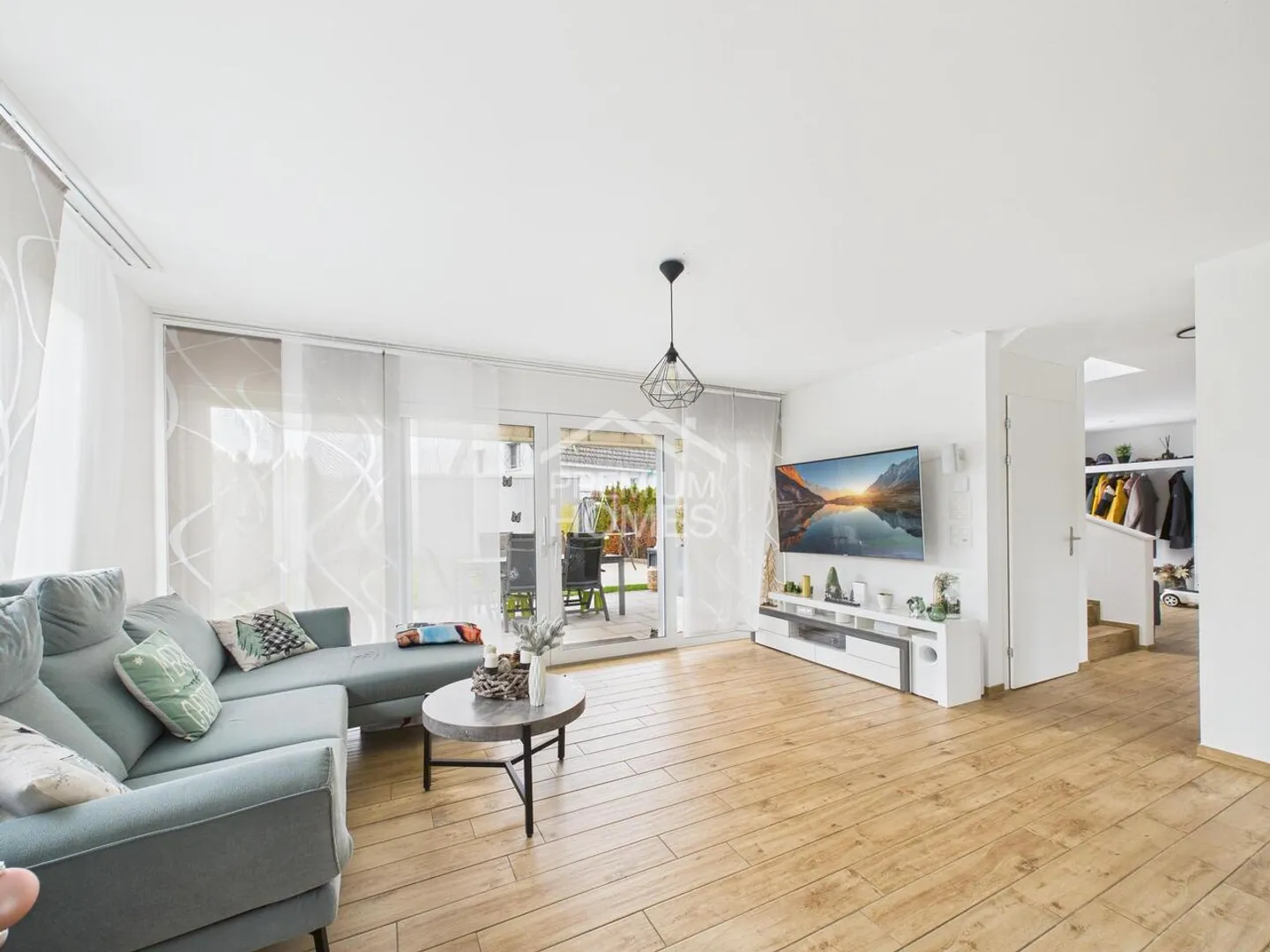 Charming Family Home in Quiet Area - Photo 2 of 13