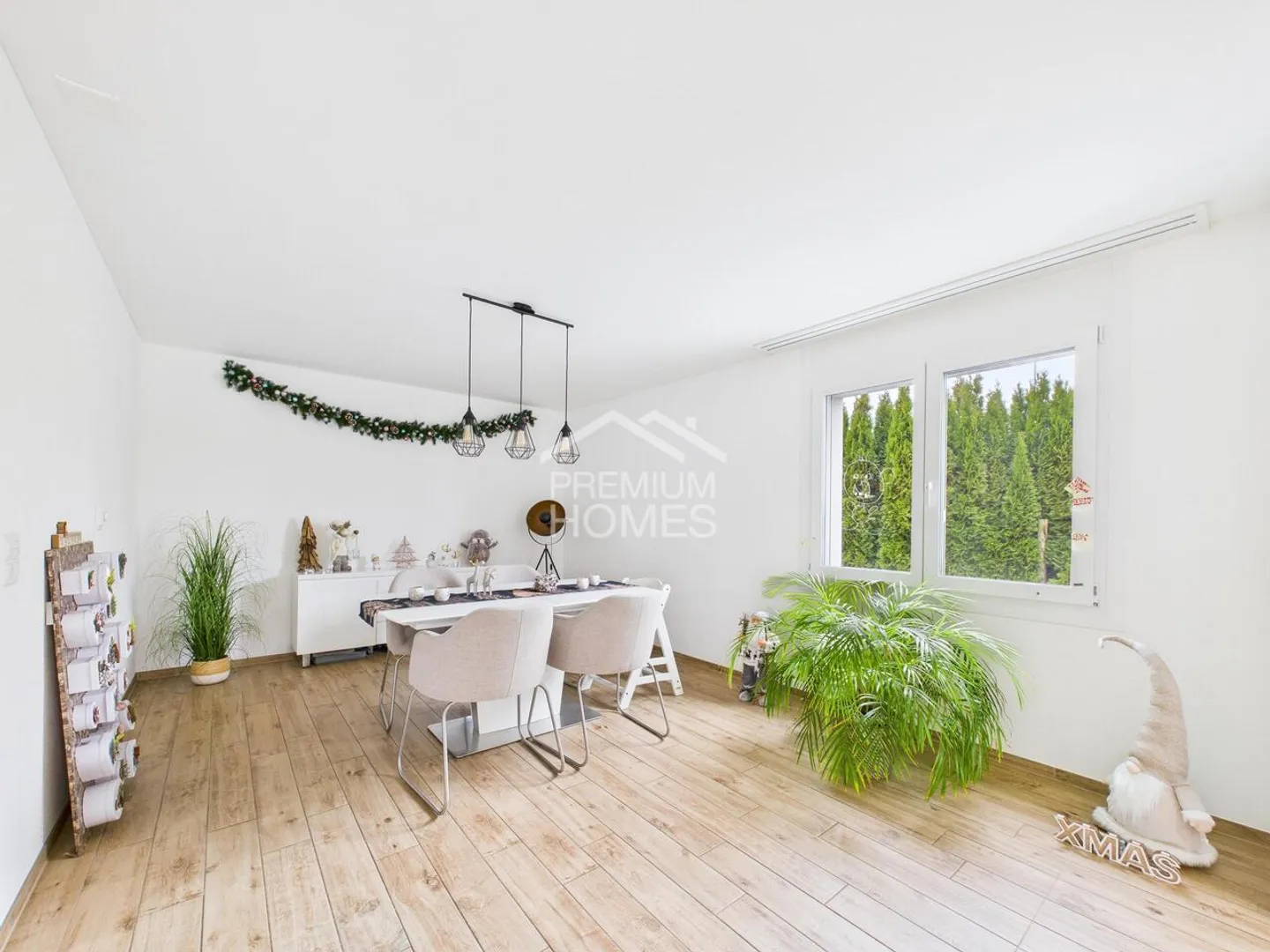 Charming Family Home in Quiet Area - Photo 3 of 13