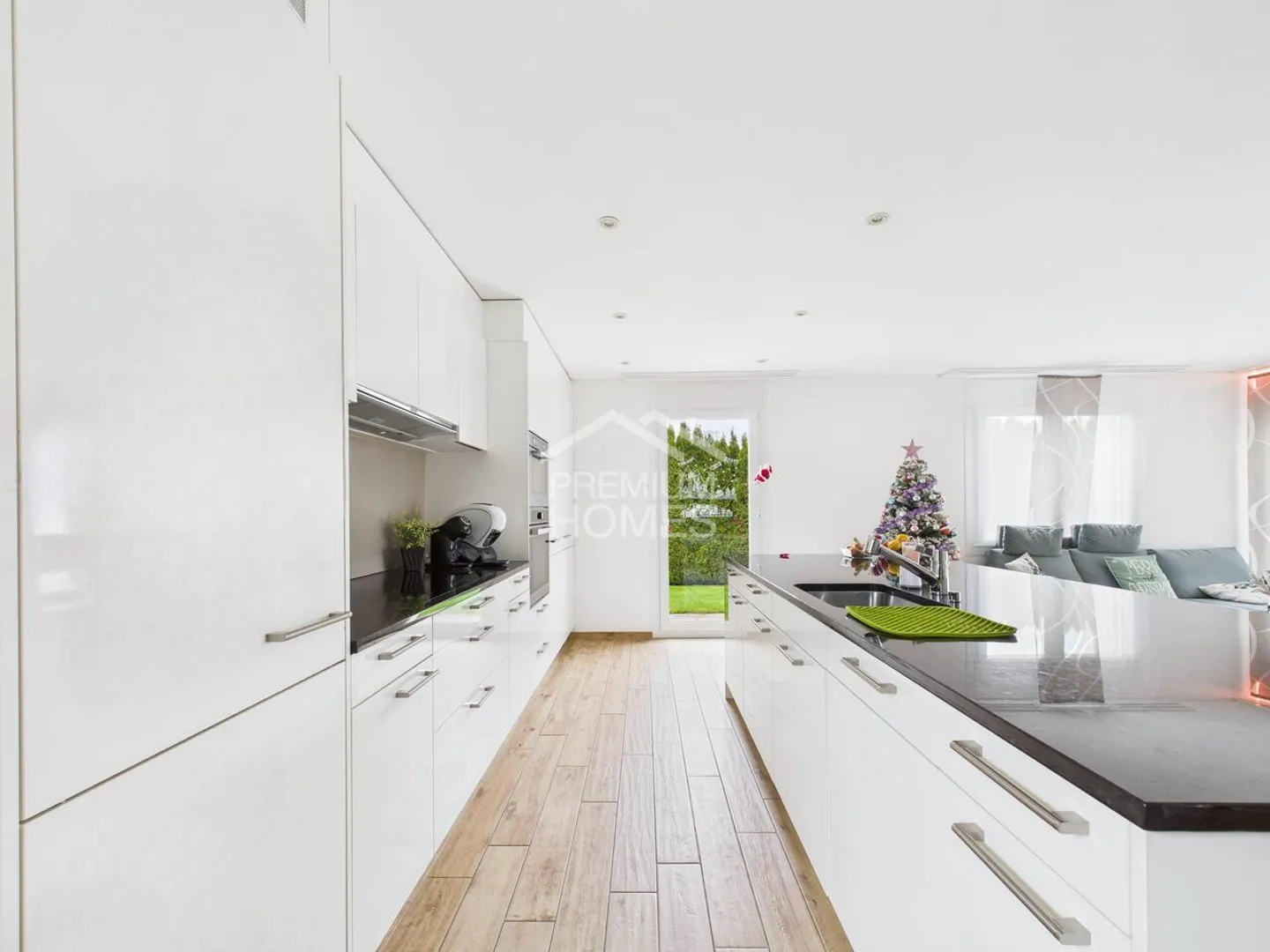 Charming Family Home in Quiet Area - Photo 4 of 13