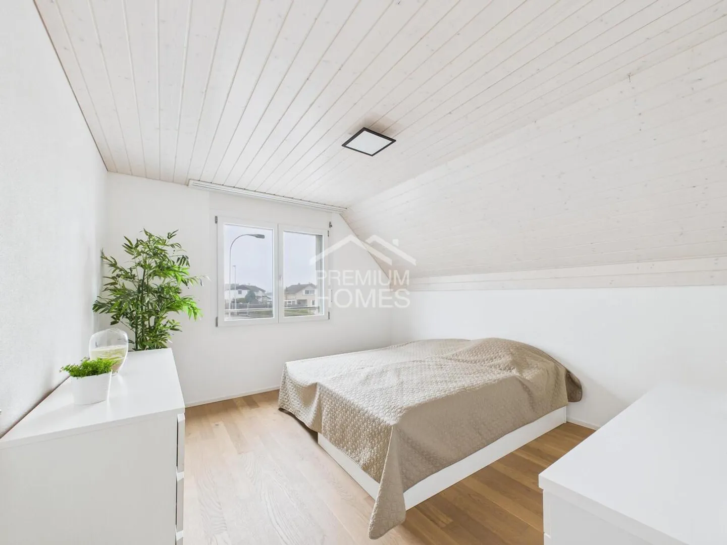 Charming Family Home in Quiet Area - Photo 6 of 13