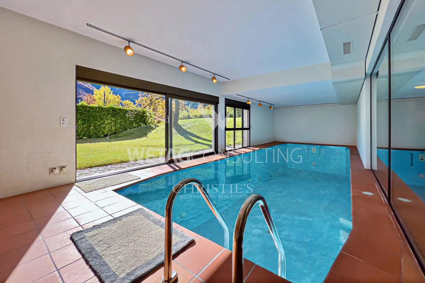 Elegante & moderne Villa mit Innenpool zu verkaufen in Crana, auch ... - Foto 6 von 13