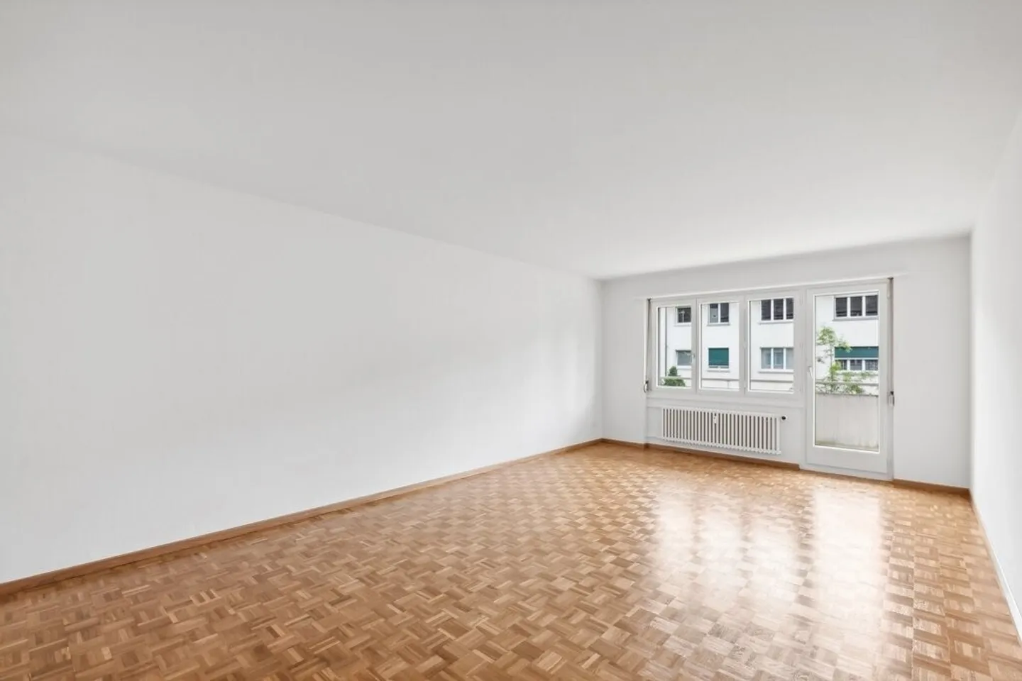 Living happiness in the mirror - Photo 3 of 10