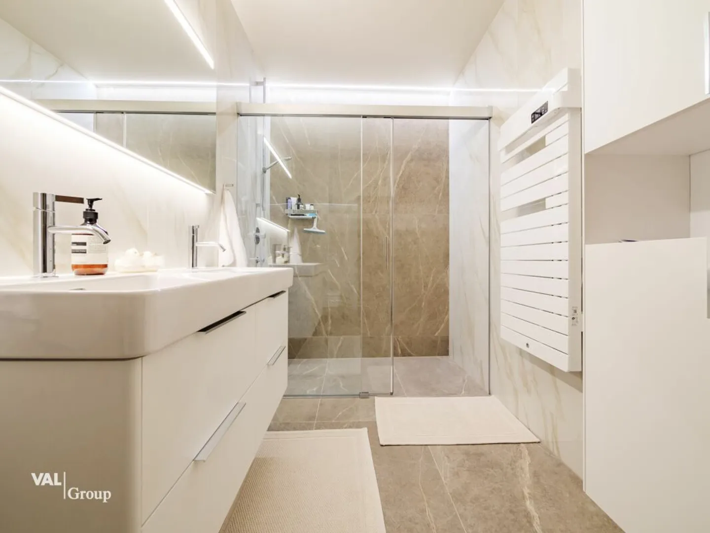 Your new residence with private garden in a contemporary villa under construction - Photo 8 of 14