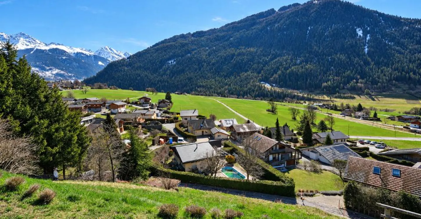 Building plot of 746 m² in Vollèges – Stunning view of the Entremont - Photo 1 of 12
