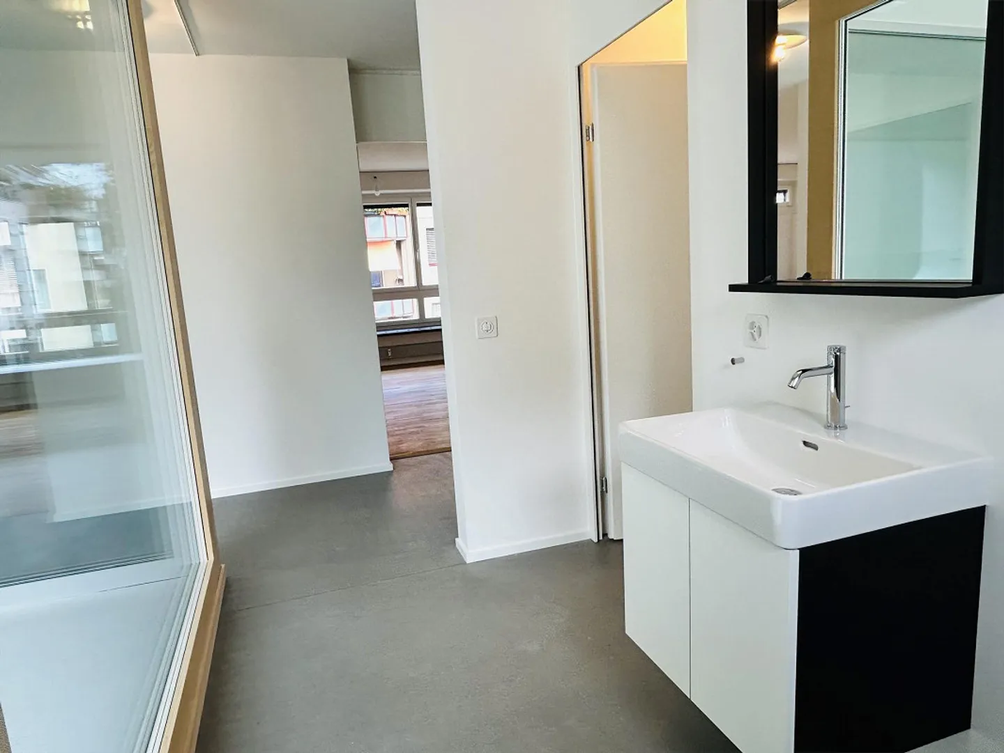 Your 2.5 room apartment directly on the Rhine - Photo 2 of 11