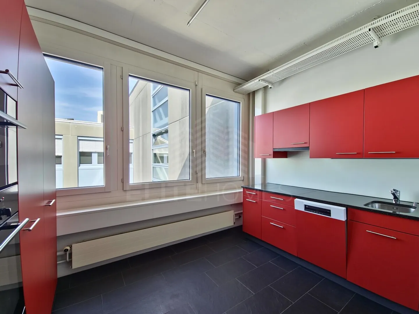 VIELSEITIGE BÜROFLÄCHE - BEI BEDARF BEREITS AB 225 m² - Foto 5 von 13