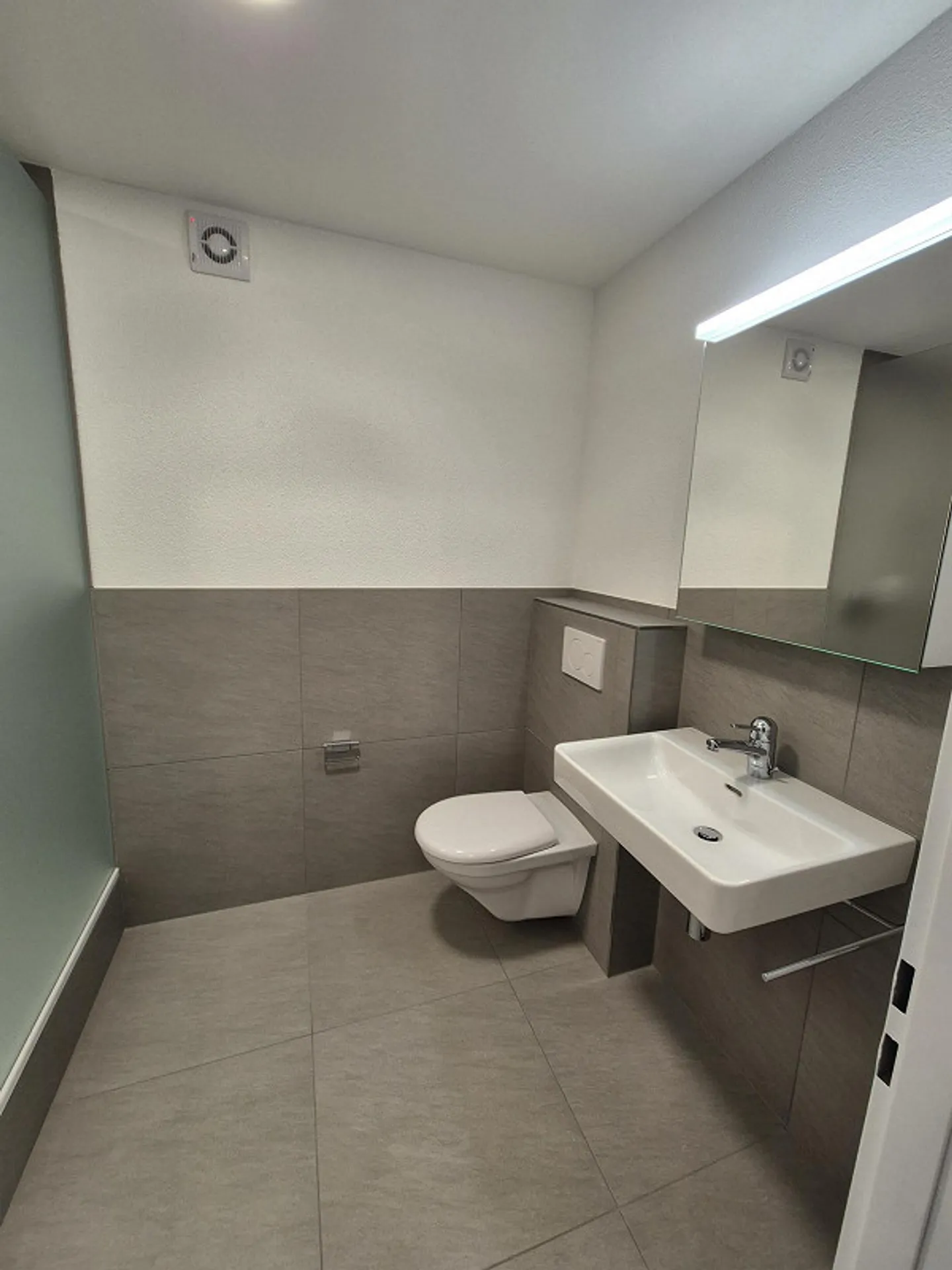 Renovierte Wohnung mit Balkonen - Foto 5 von 7