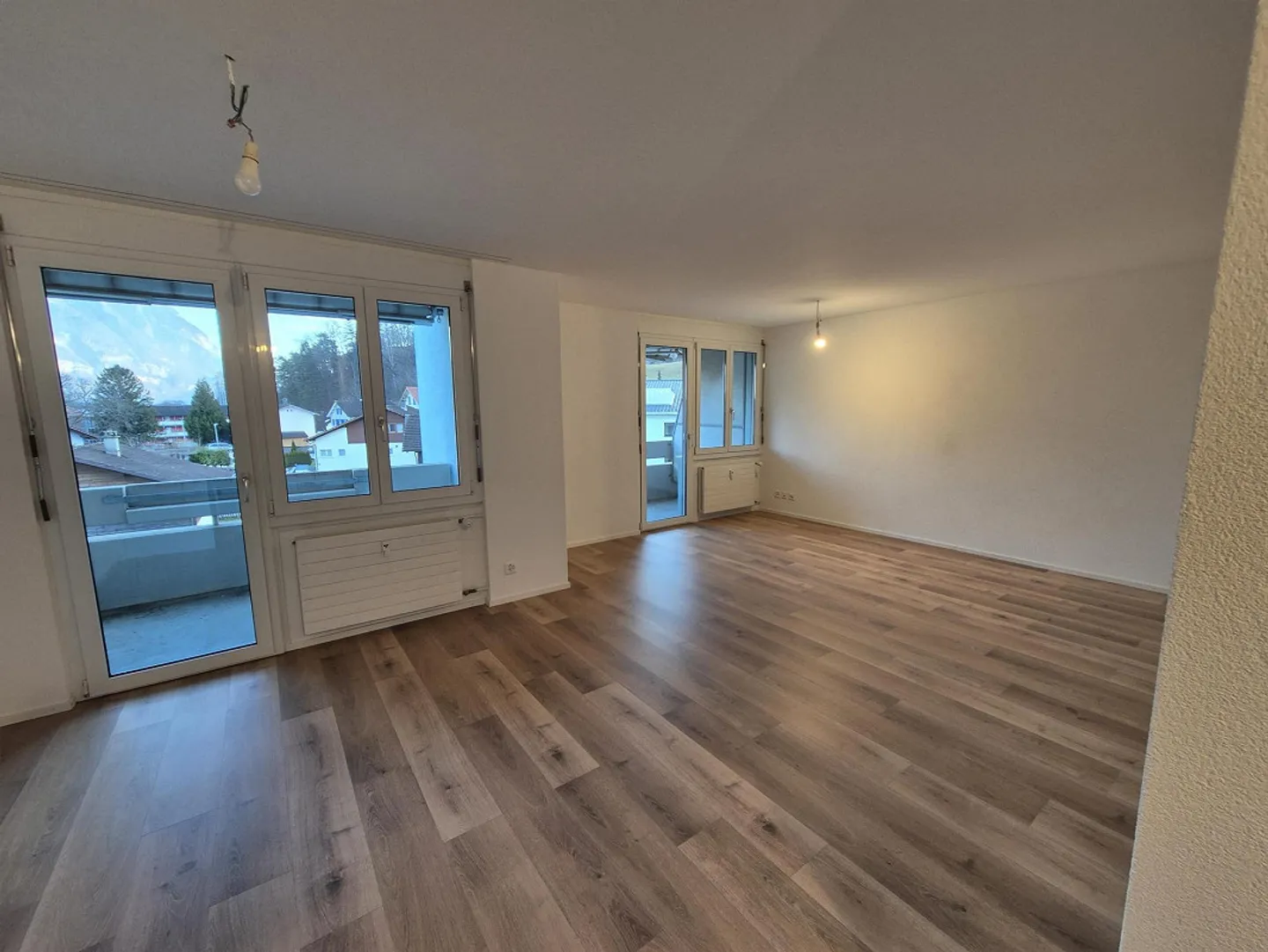 Renovierte Wohnung mit Balkonen - Foto 1 von 7