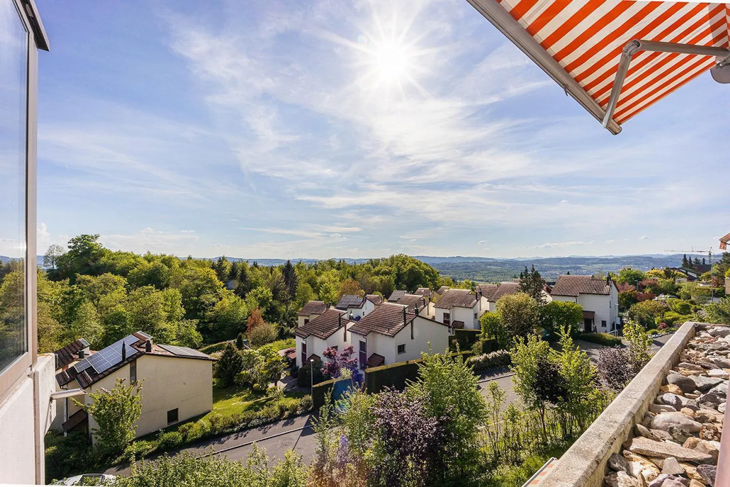 Attractive top-floor condominium with views - Photo 12 of 15