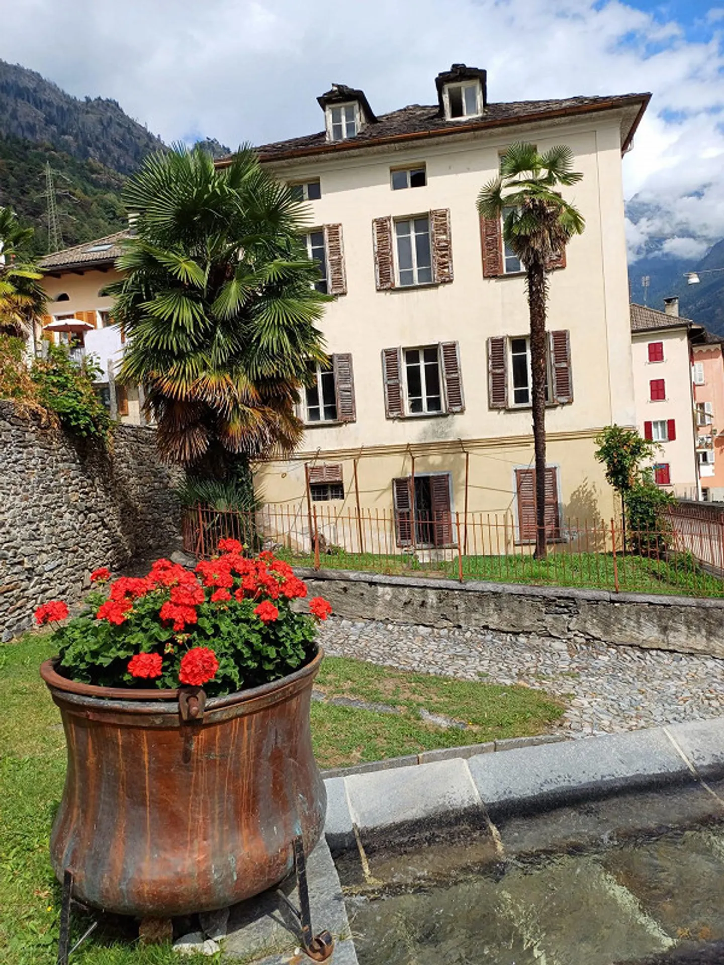 PALAZZINA A SOAZZA DA RISTRUTTURARE - ID 23600 - Foto 5 di 5