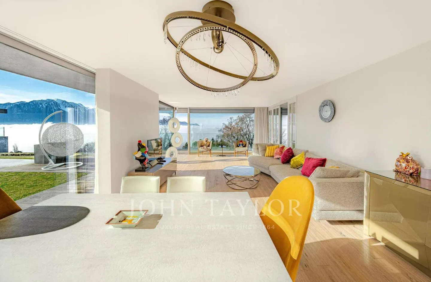 EXCLUSIVITÉ! Excellent 4.5 pièces contemporain avec vue panoramique sur le lac - Photo 2 sur 12