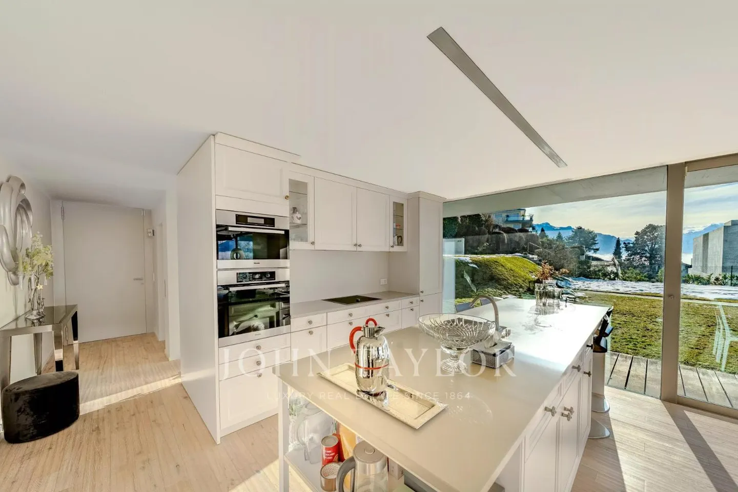 EXCLUSIVITÉ! Excellent 4.5 pièces contemporain avec vue panoramique sur le lac - Photo 4 sur 12