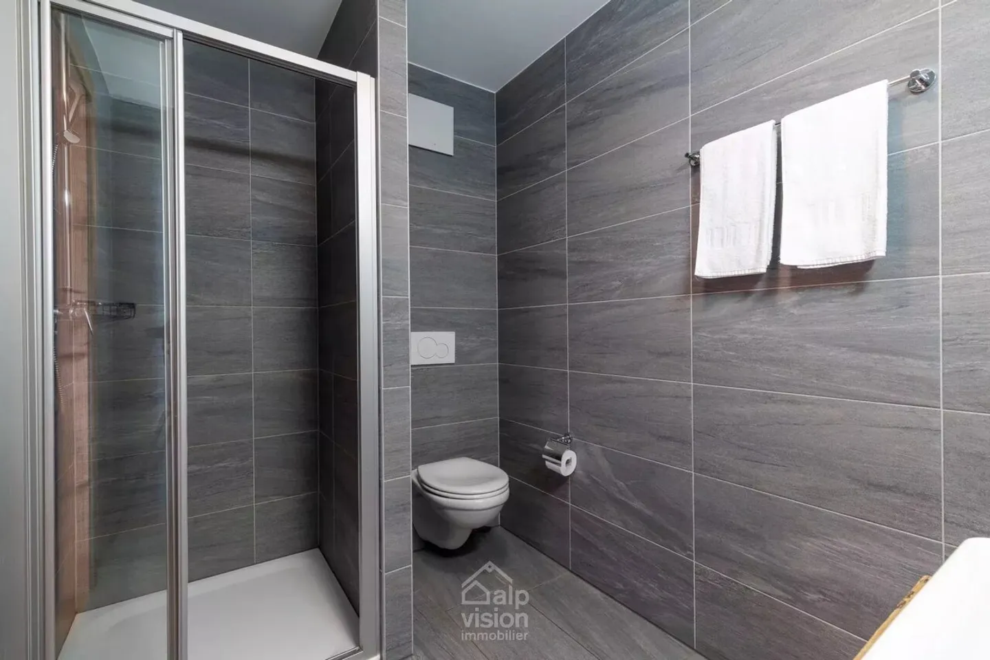 WUNDERSCHÖNE 5.5-ZIMMER-DUPLEX-SKI IN/SKI OUT ZENTRUM STATION - Foto 9 von 13