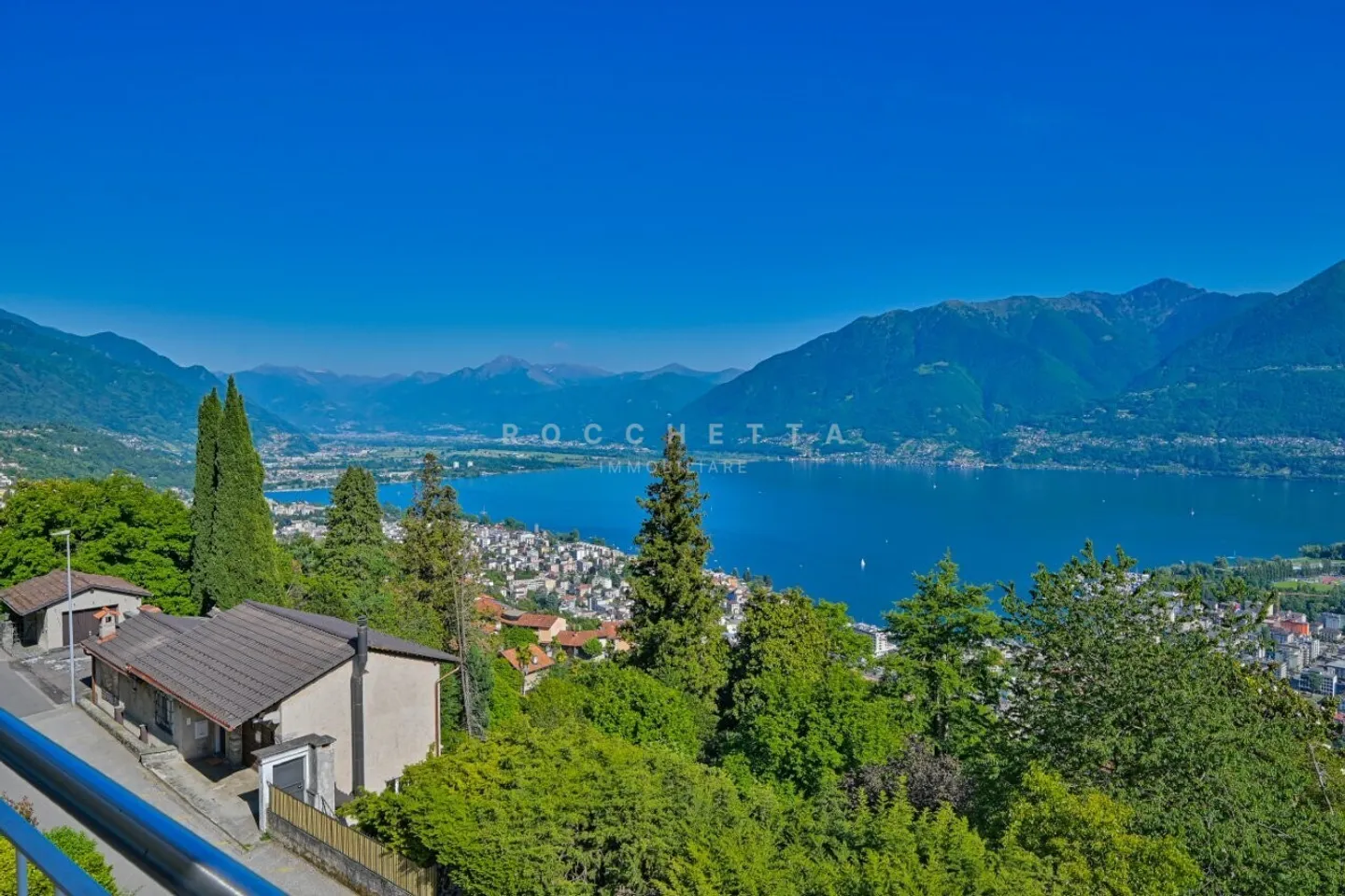 Elegant Attic with Lake View - Photo 3 of 11