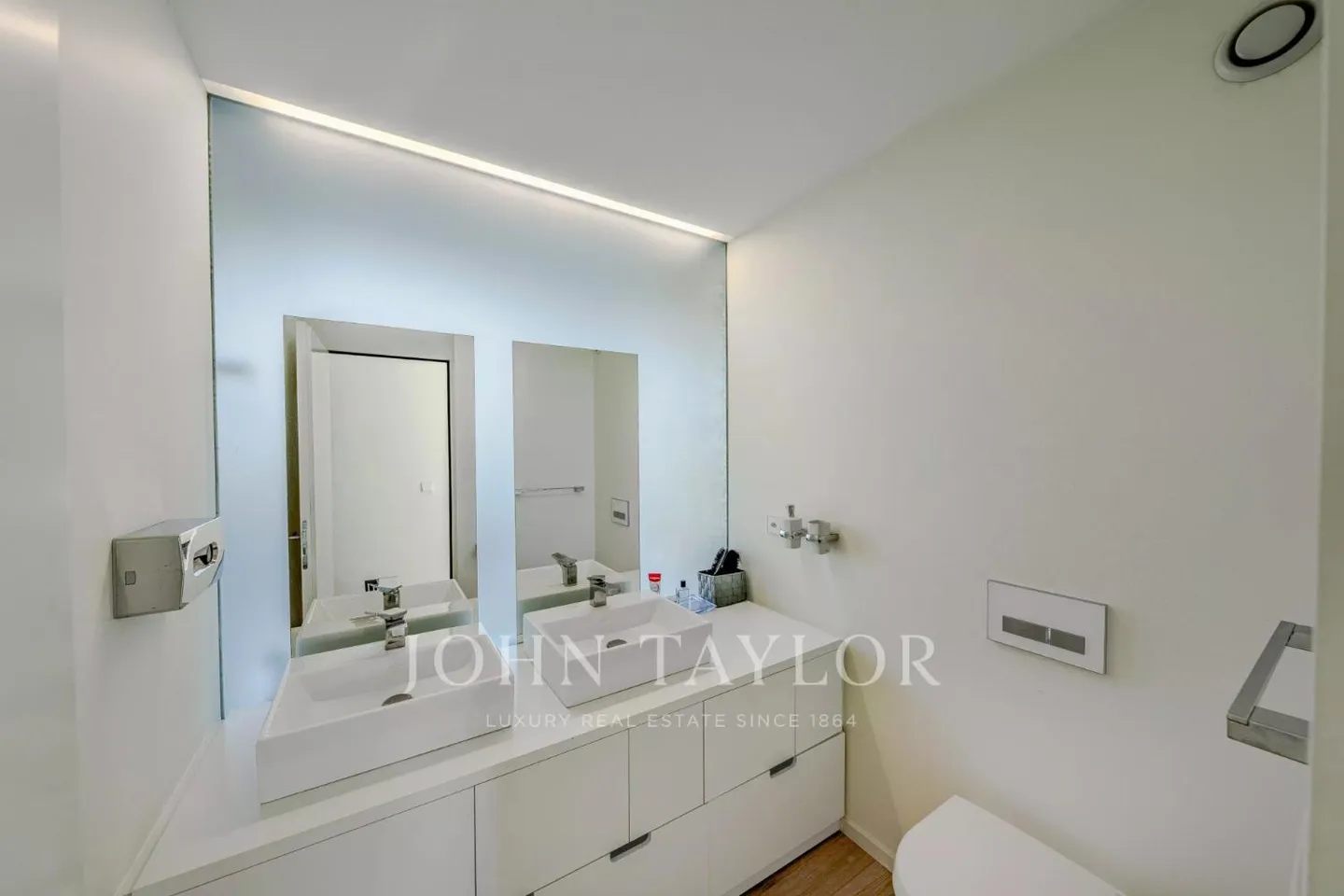 EXCLUSIVITÉ! Excellent 4.5 pièces contemporain avec vue panoramique sur le lac - Photo 8 sur 12