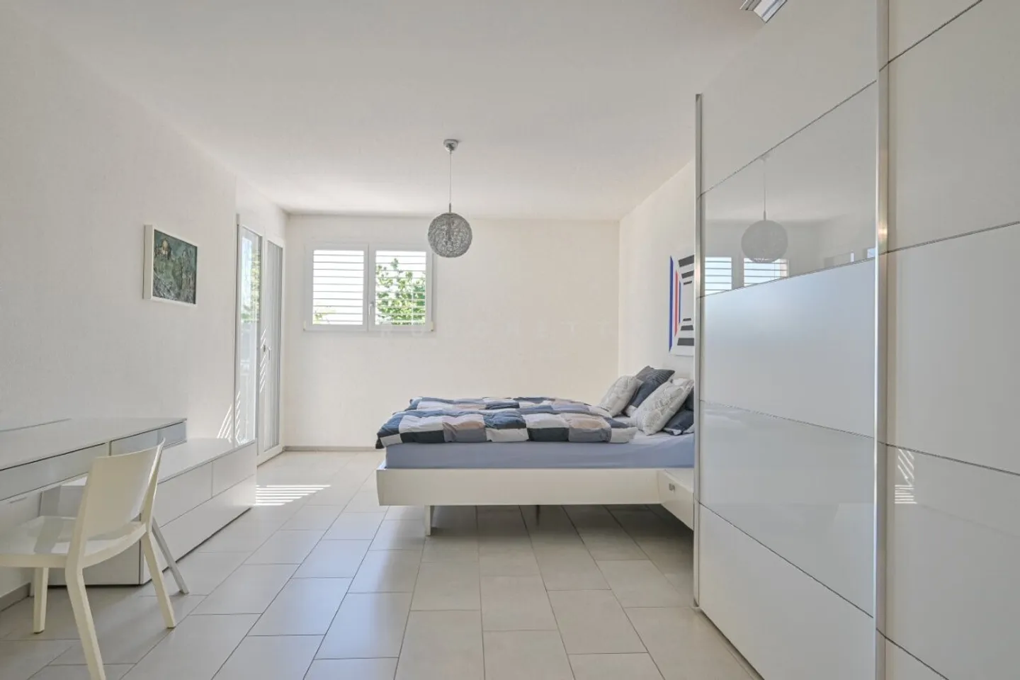 Elegant Attic with Lake View - Photo 10 of 11