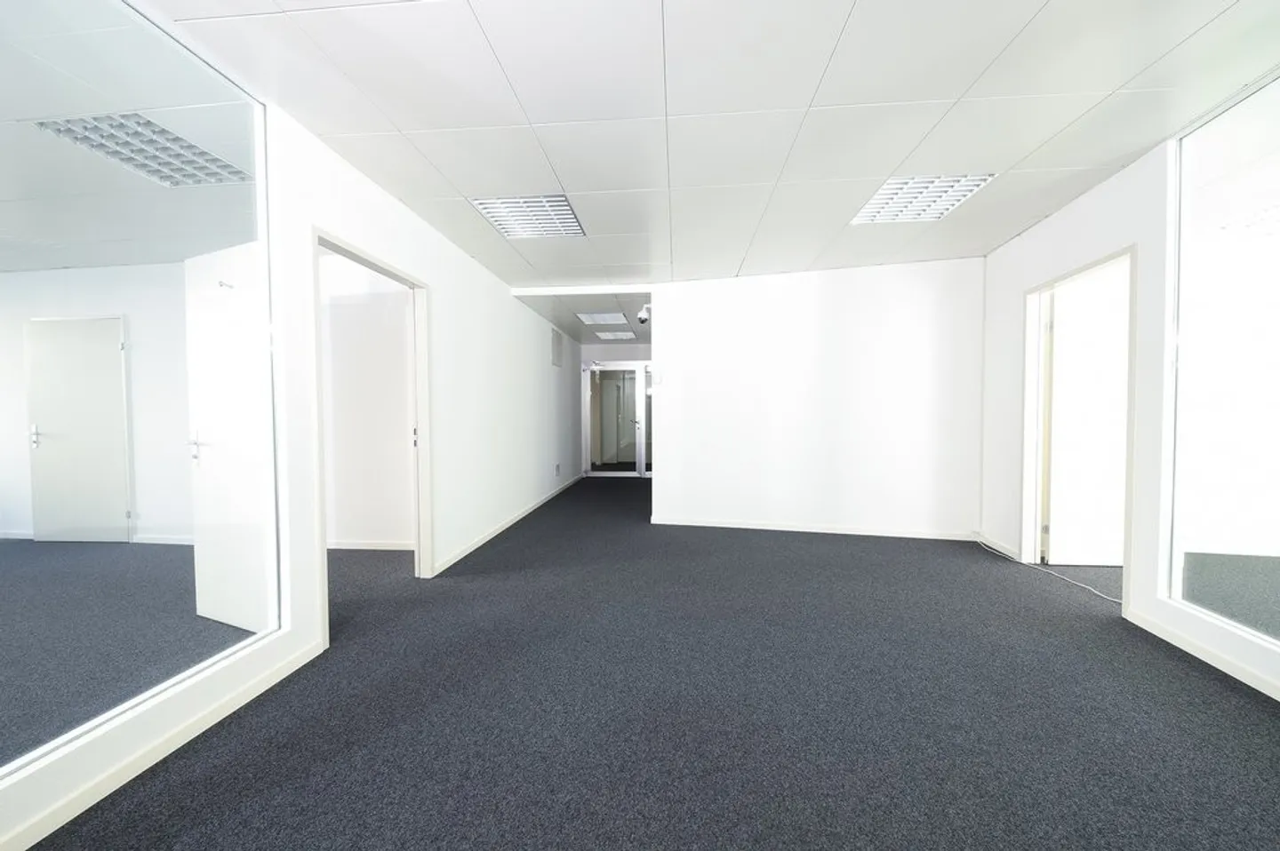 Bureau à aire ouverte dans le centre de Bâle - Photo 2 sur 7