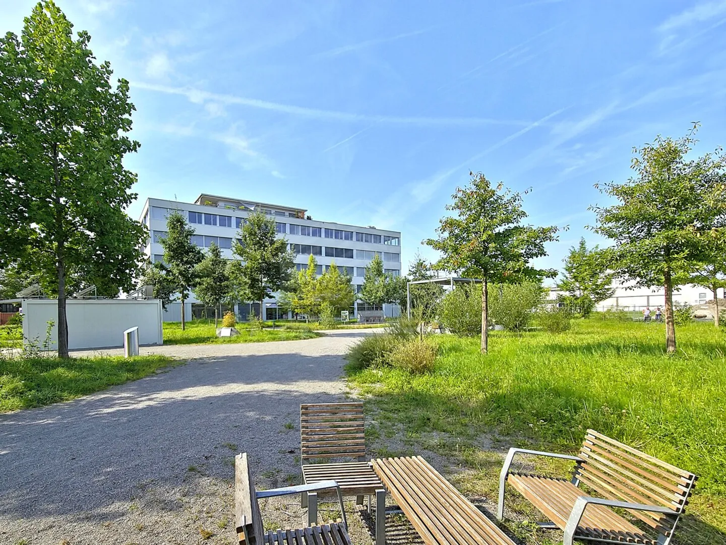 VIELSEITIGE BÜROFLÄCHE - BEI BEDARF BEREITS AB 225 m² - Foto 11 von 13