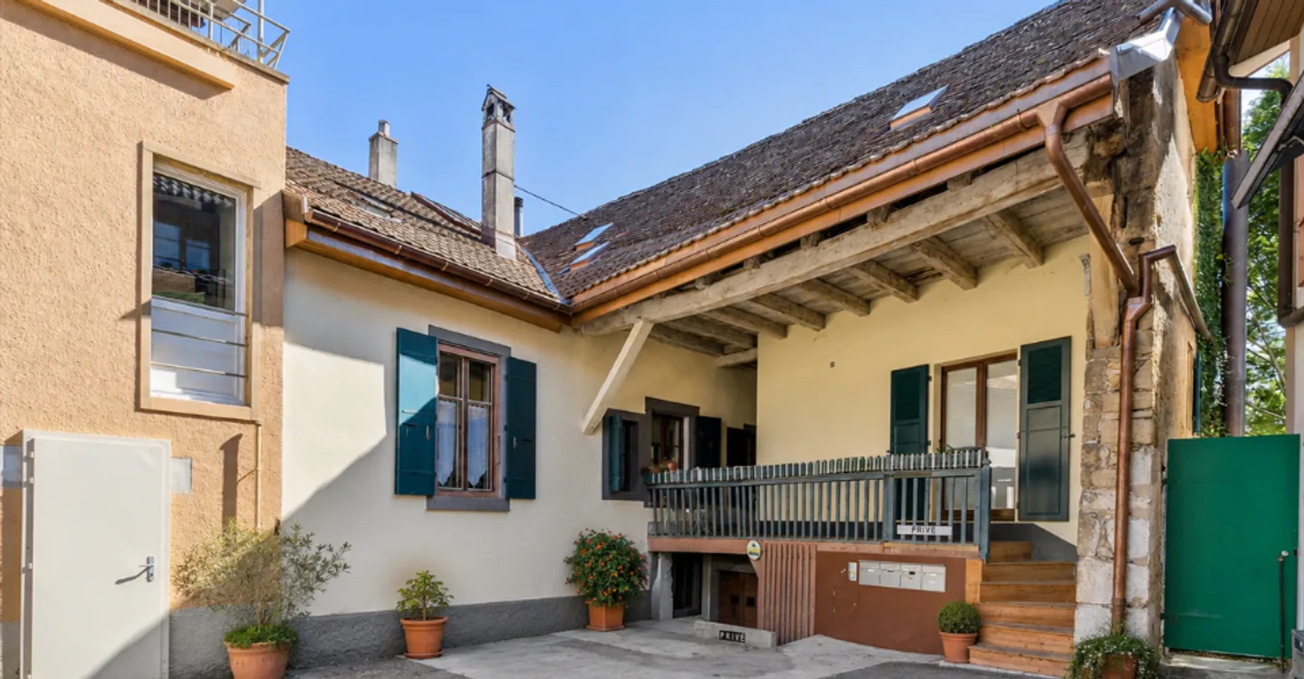 5.5-room duplex in a historic residence - Photo 6 of 7