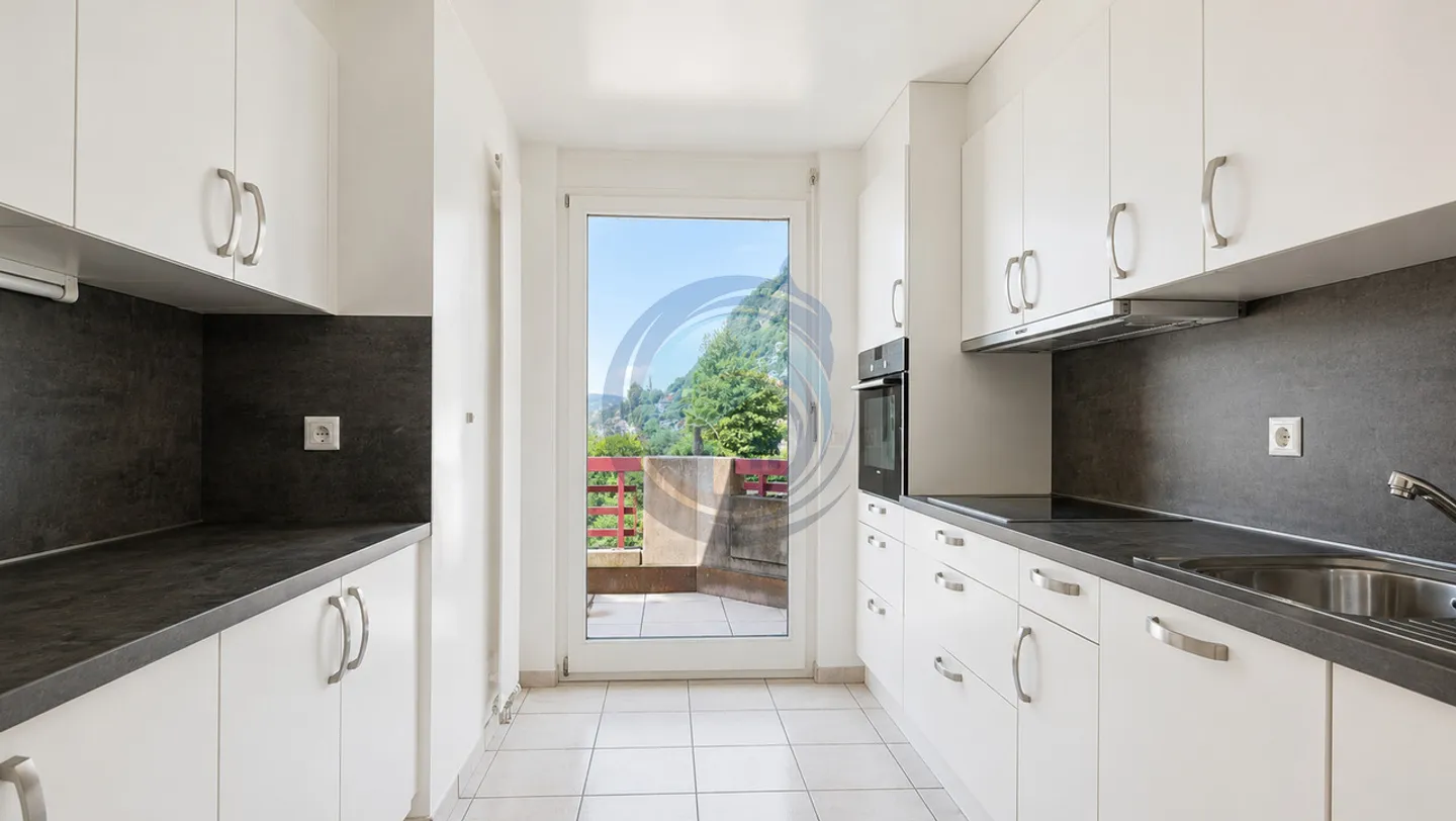 MAGNIFICENT 3.5-ROOM APARTMENT WITH LAKE VIEW - Photo 8 of 13