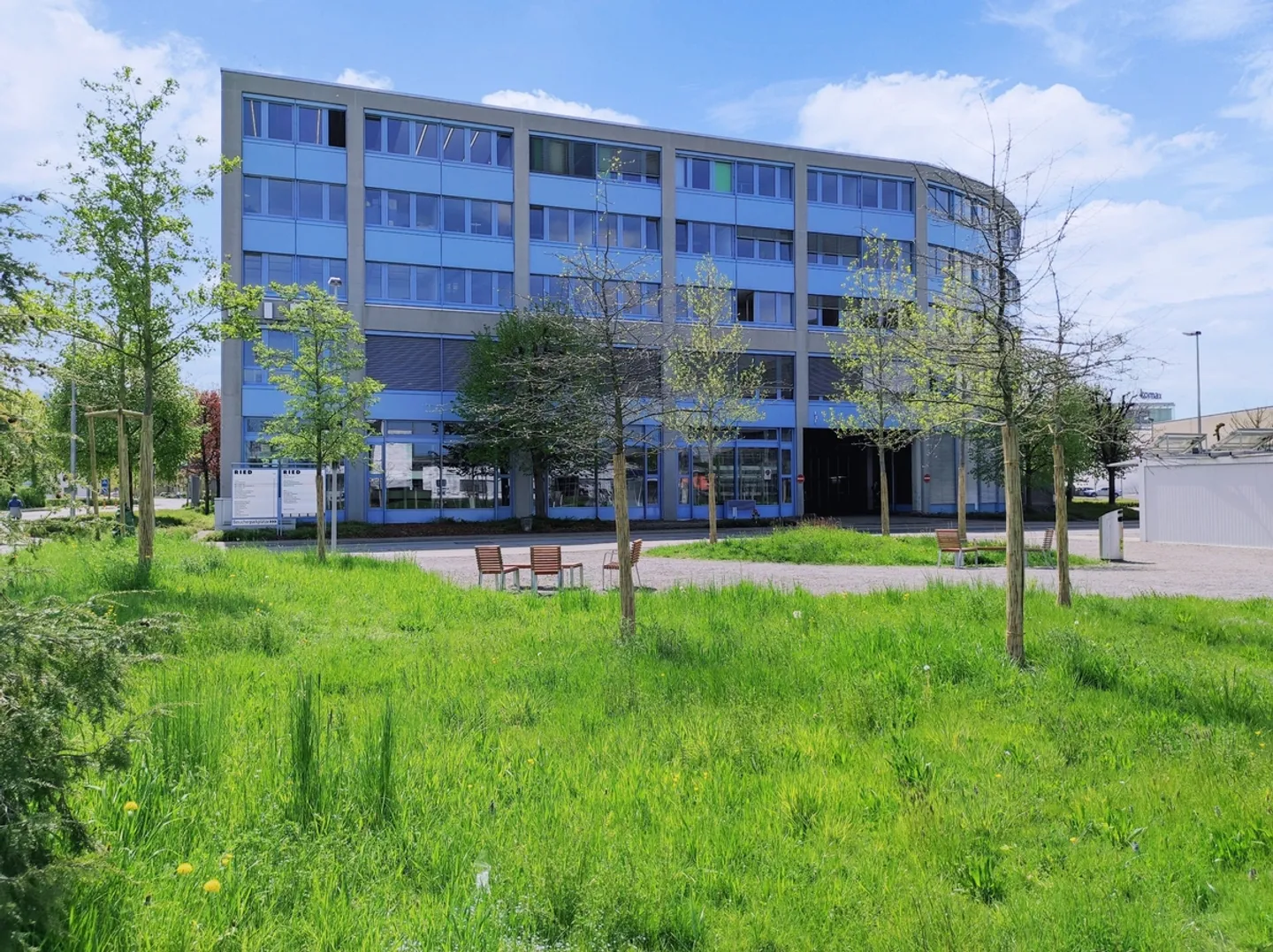 VIELSEITIGE BÜROFLÄCHE - BEI BEDARF BEREITS AB 225 m² - Foto 12 von 13