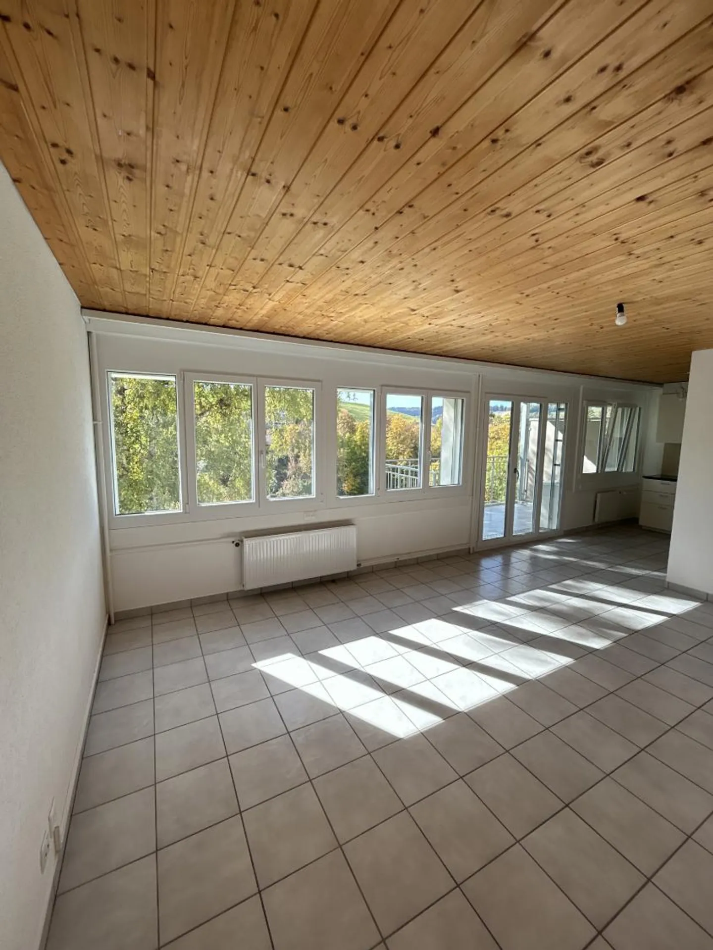 Charming 3.5-room apartment with balcony in Le Locle - Photo 1 of 10