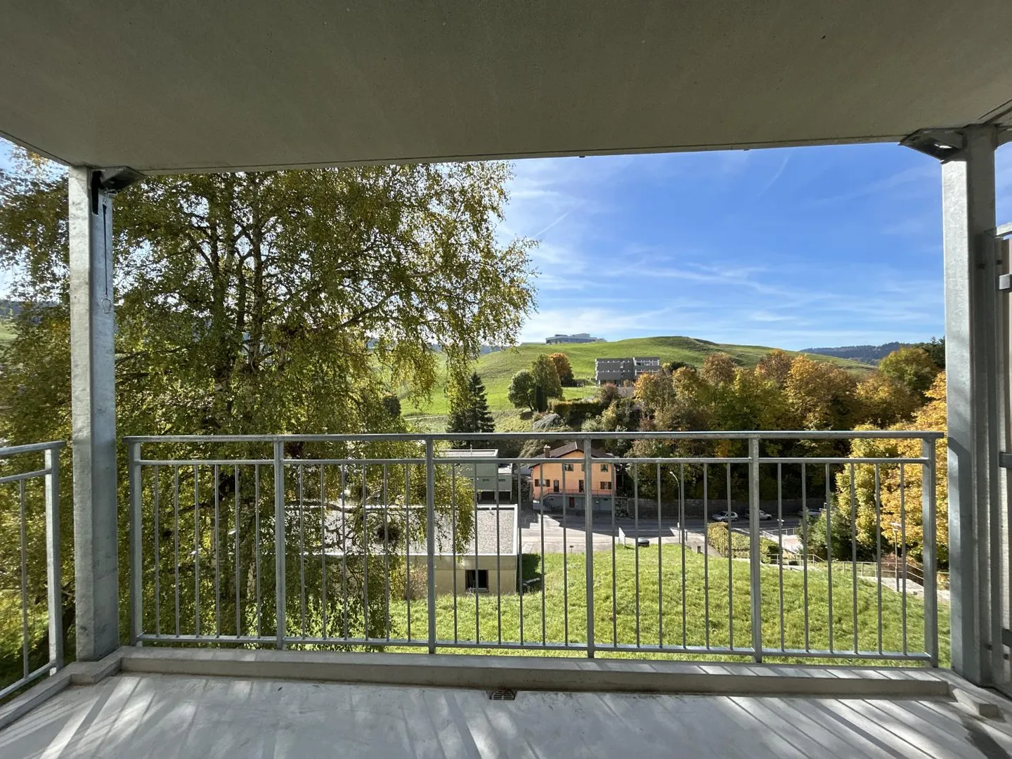 Charming 3.5-room apartment with balcony in Le Locle - Photo 9 of 10