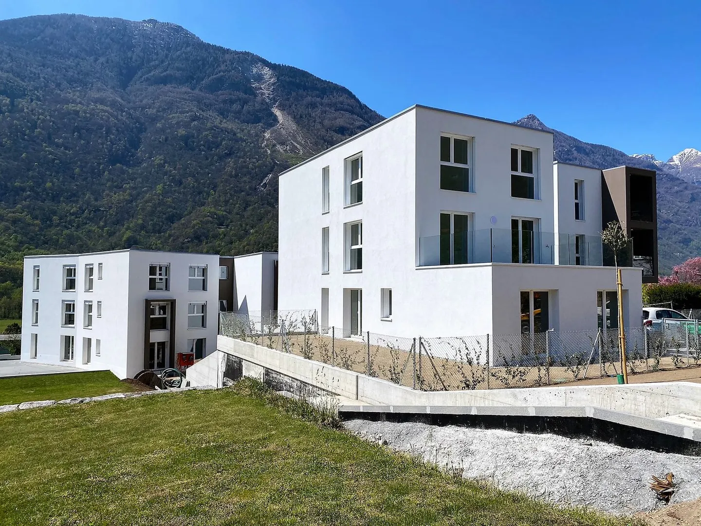 Appartement lumineux de 2,5 pièces, dernier étage ! - Photo 1 sur 8