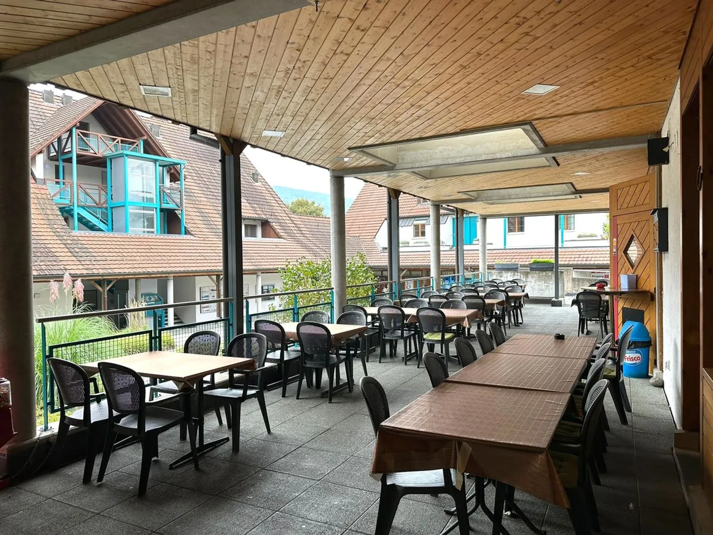 Charming restaurant with terrace and new kitchen - Photo 7 of 12