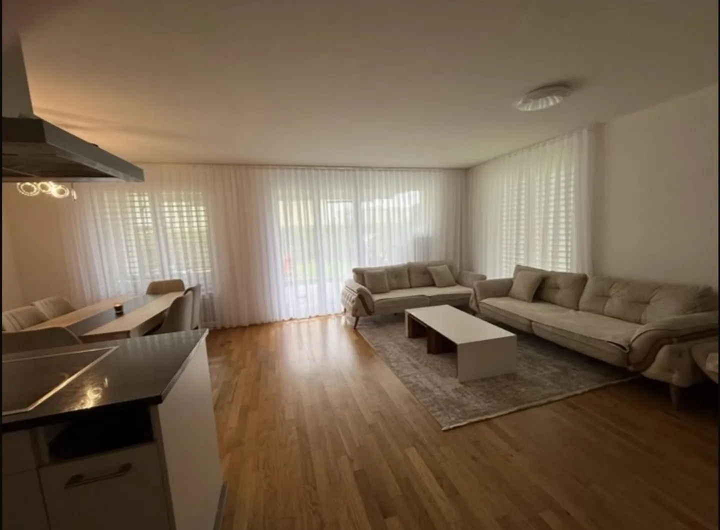 Appartement moderne de 4,5 pièces au rez-de-chaussée avec 110 m2 - Vivre avec confort - Photo 2 sur 6