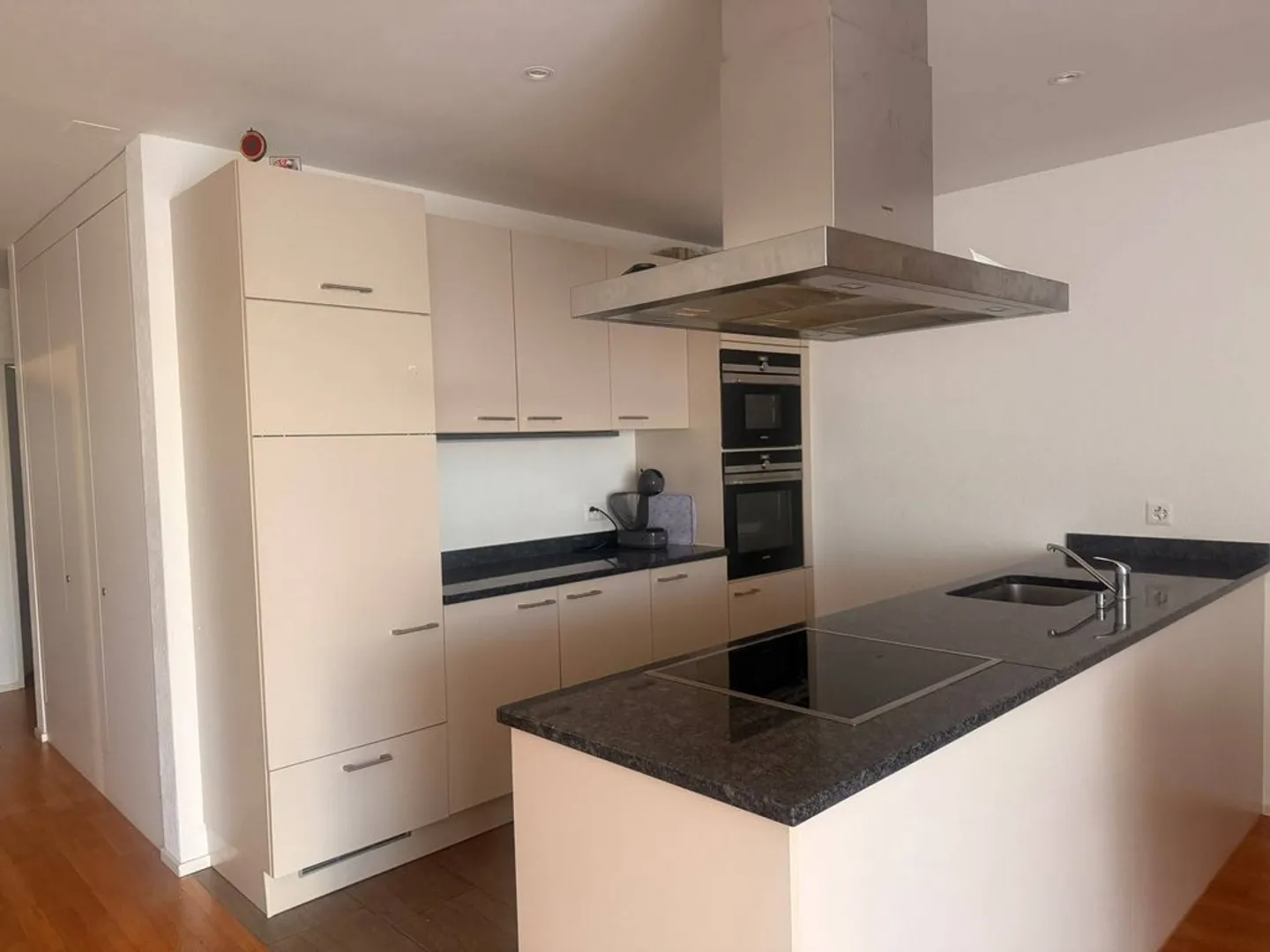 Appartement moderne de 4,5 pièces au rez-de-chaussée avec 110 m2 - Vivre avec confort - Photo 3 sur 6