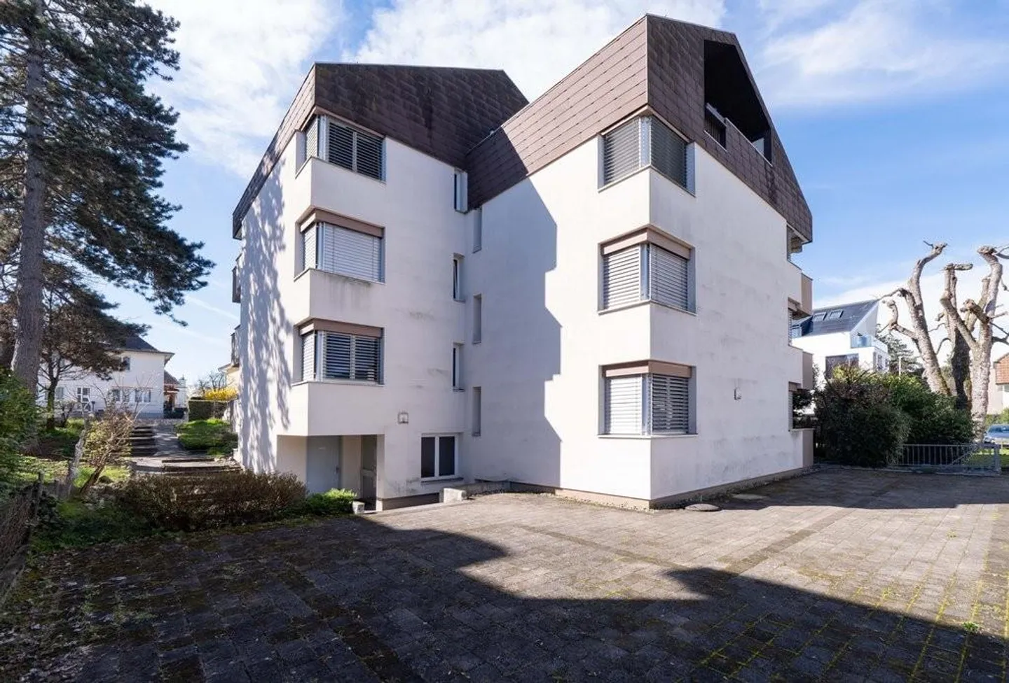Spacious apartment with charm and balcony - Photo 1 of 8