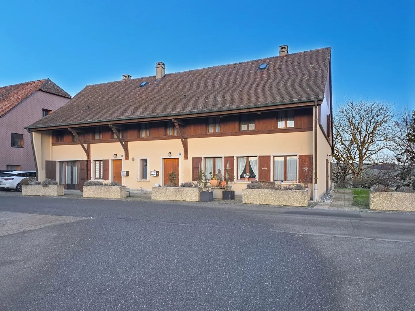 Atypical residence with great potential - Two apartments - A rare heritage - Photo 2 of 15