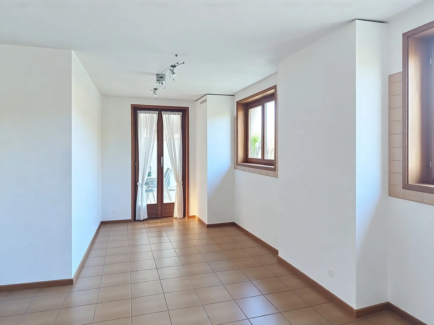 Atypical residence with great potential - Two apartments - A rare heritage - Photo 5 of 15