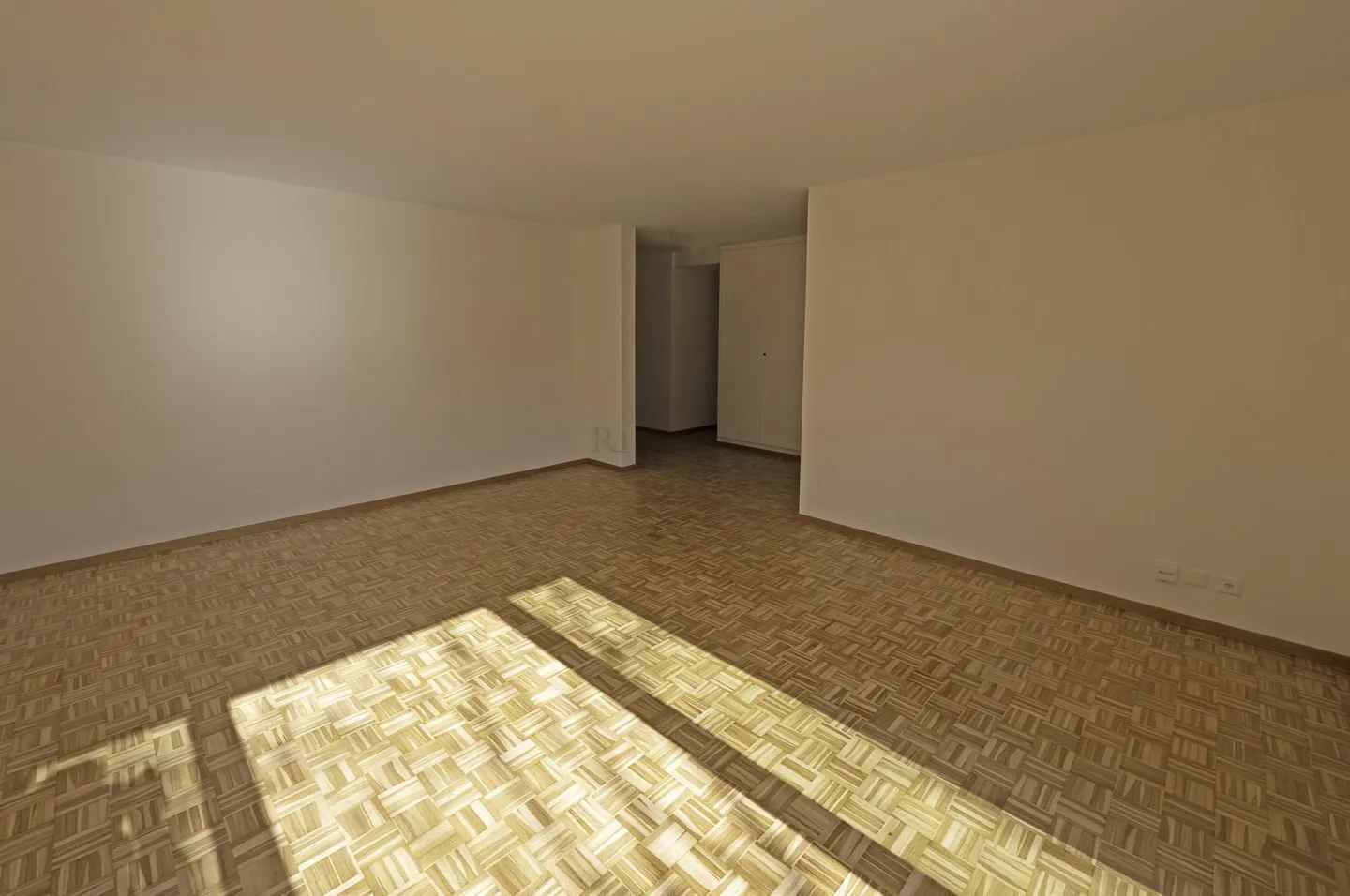 In a green and peaceful setting, spacious and bright apartment, renovated, with double terraces and gardens! - Photo 6 of 10