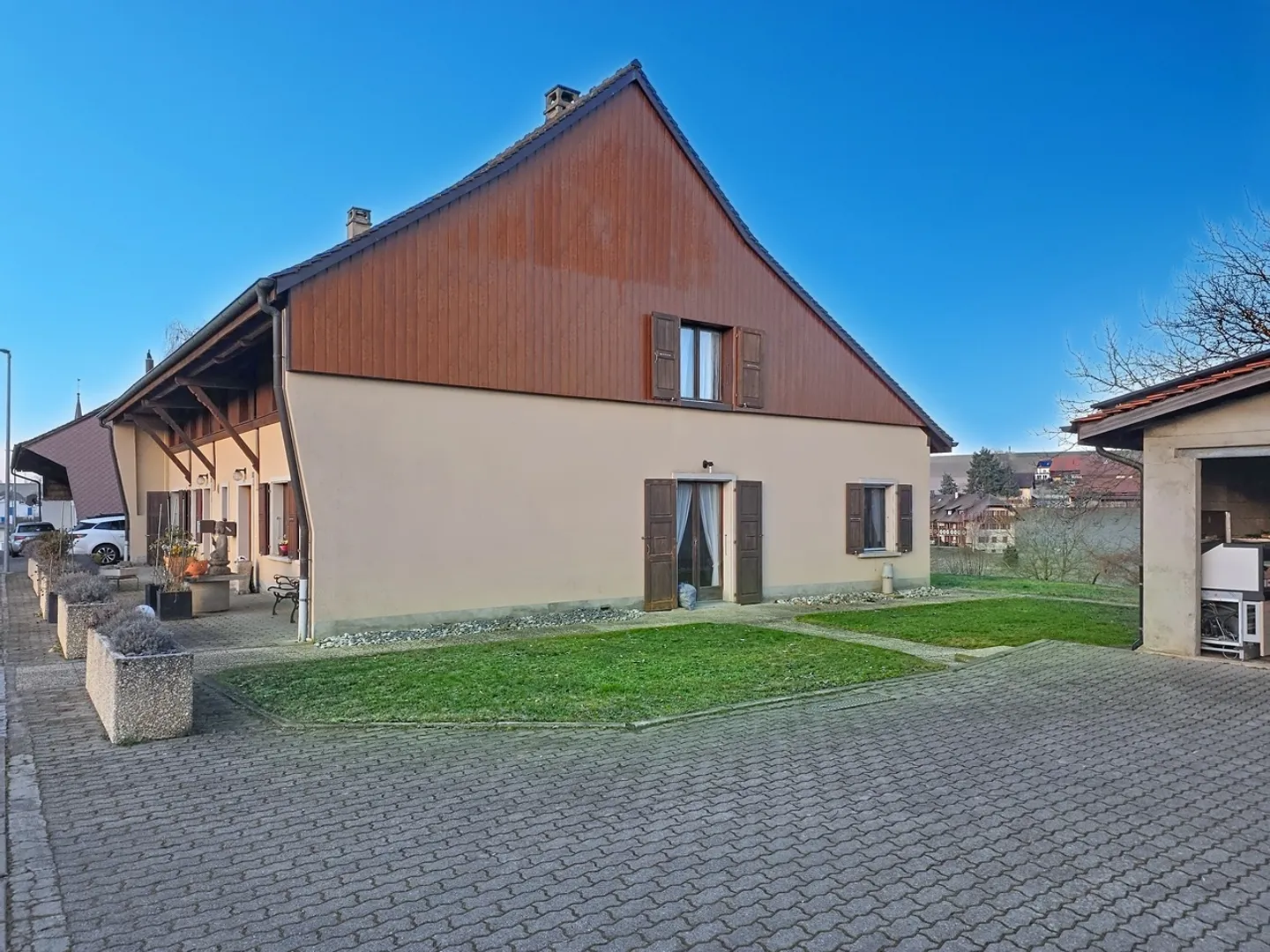 Atypical residence with great potential - Two apartments - A rare heritage - Photo 1 of 15