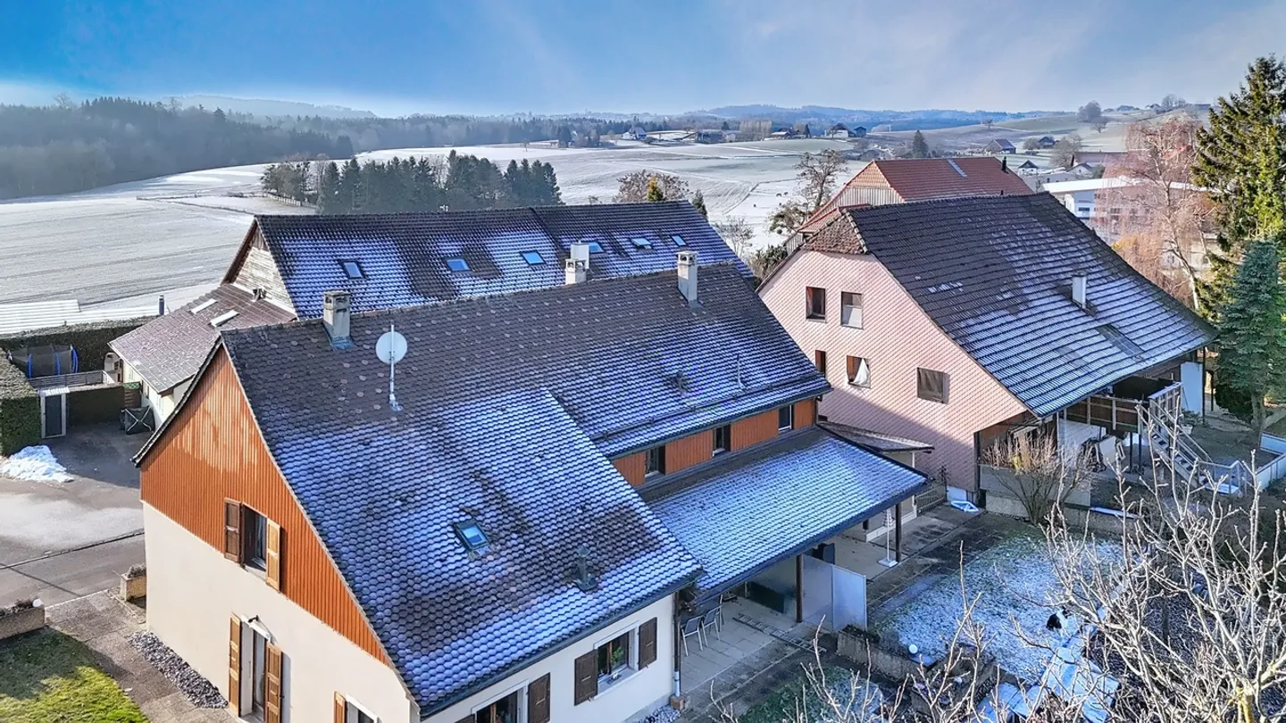 Atypical residence with great potential - Two apartments - A rare heritage - Photo 3 of 15