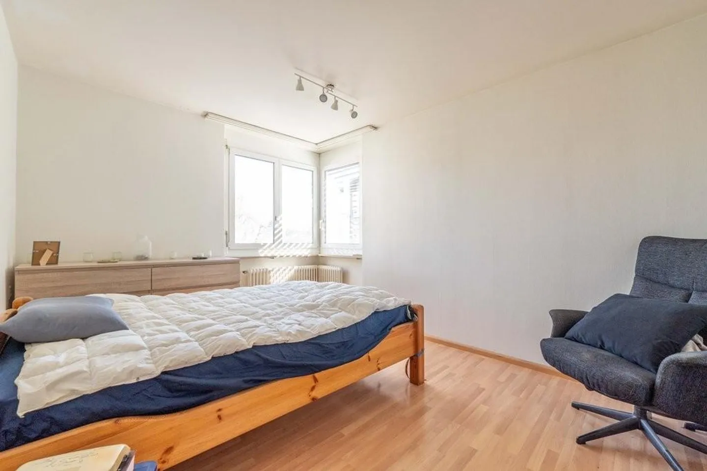 Spacious apartment with charm and balcony - Photo 5 of 8