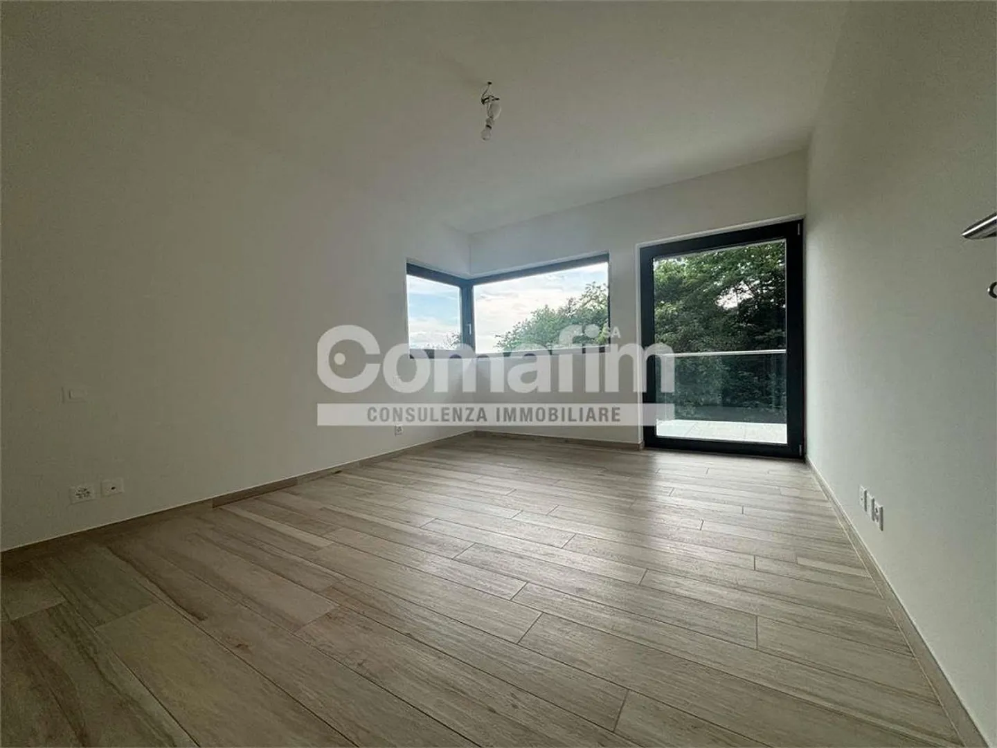 Canobbio - Raffinato 4.5 Locali con Grandi Spazi e Comfort Esclusivi - Foto 4 di 11