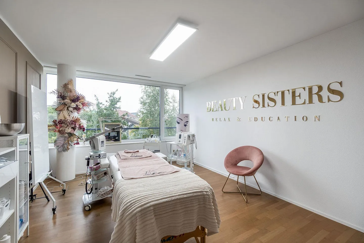 Your Beauty Studio in Rorschach - Photo 3 of 13