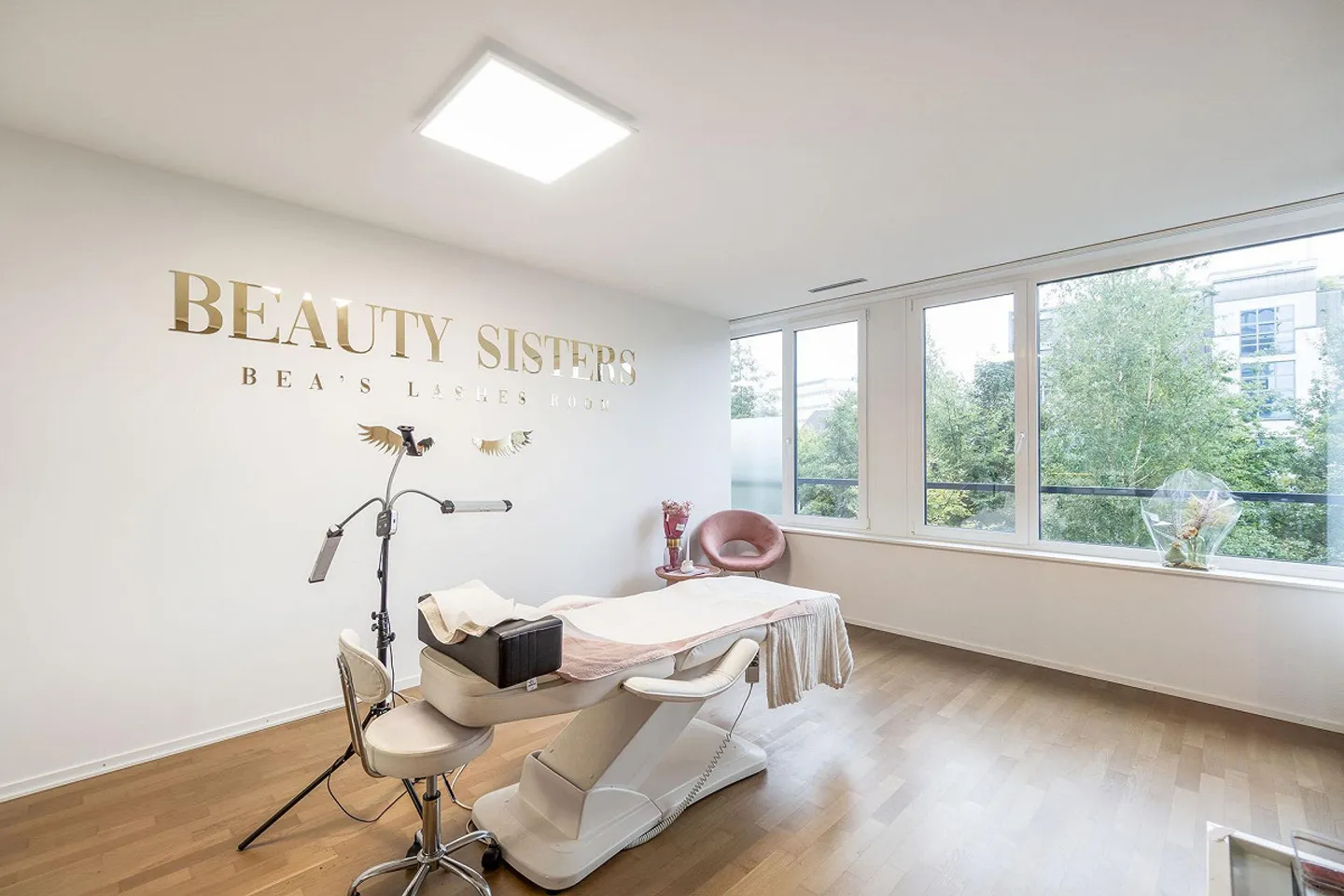 Your Beauty Studio in Rorschach - Photo 8 of 13