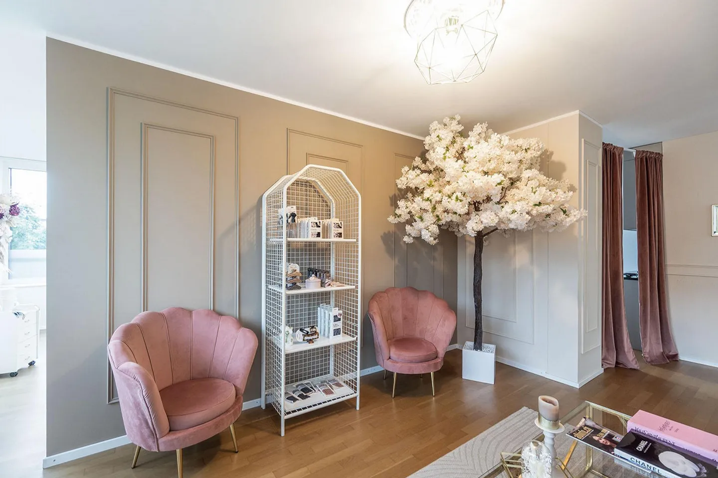 Your Beauty Studio in Rorschach - Photo 13 of 13