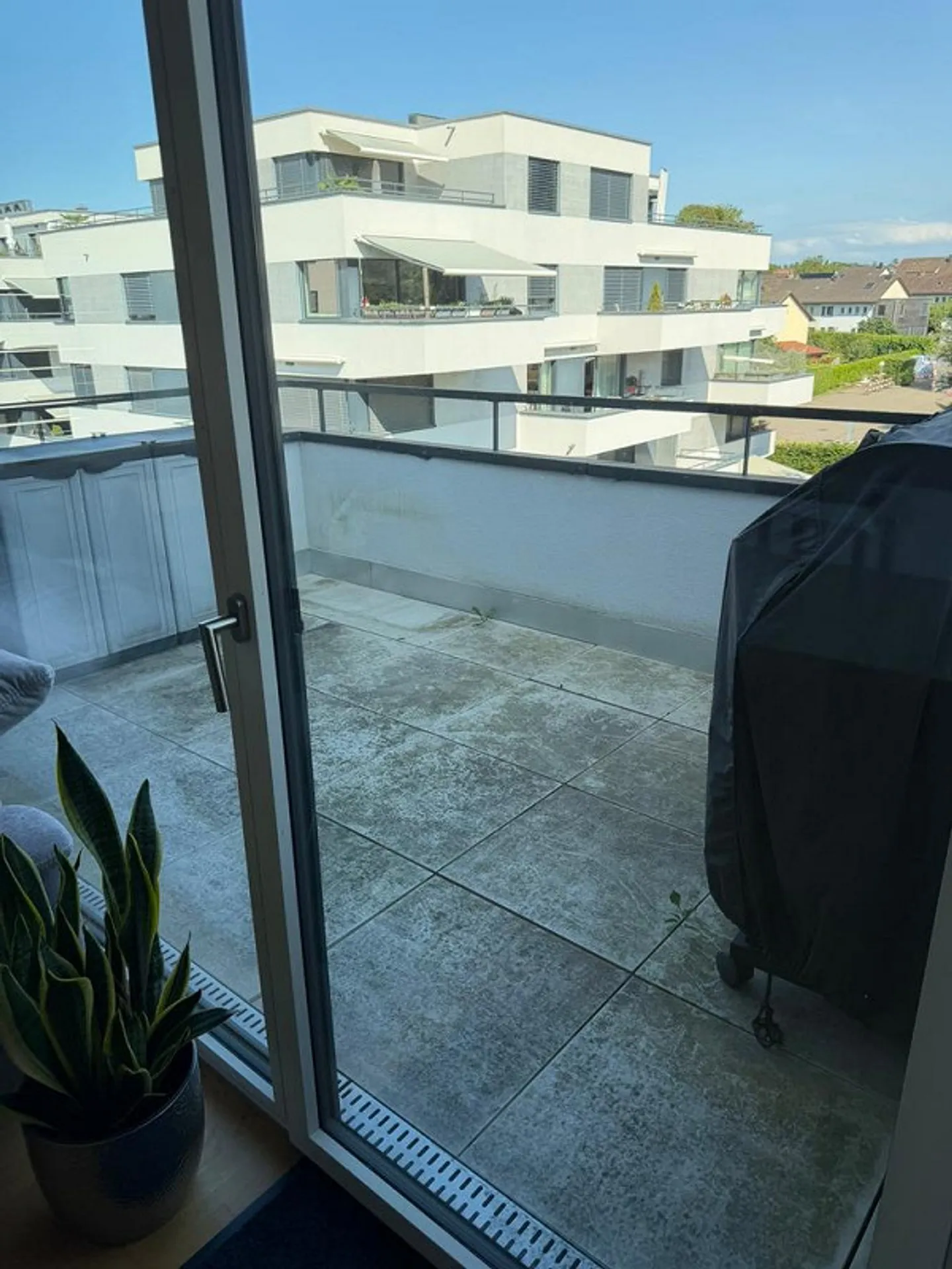Attractive 4.5 Room Apartment in a Central Location in Regensdorf - Photo 4 of 9