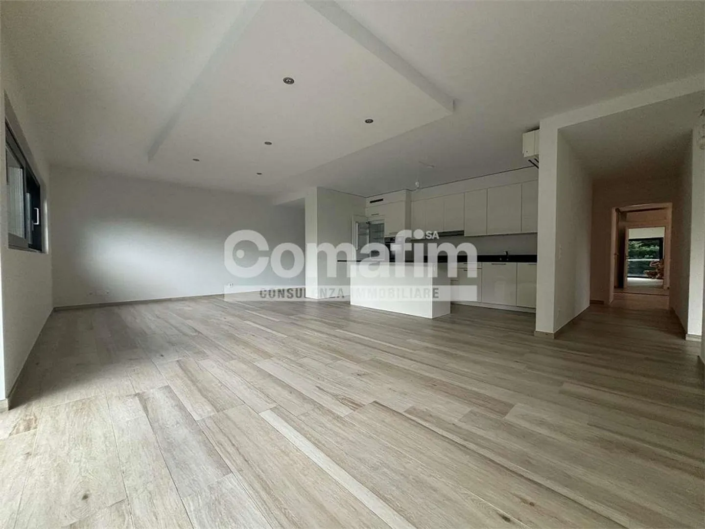 Canobbio - Raffinato 4.5 Locali con Grandi Spazi e Comfort Esclusivi - Foto 2 di 11