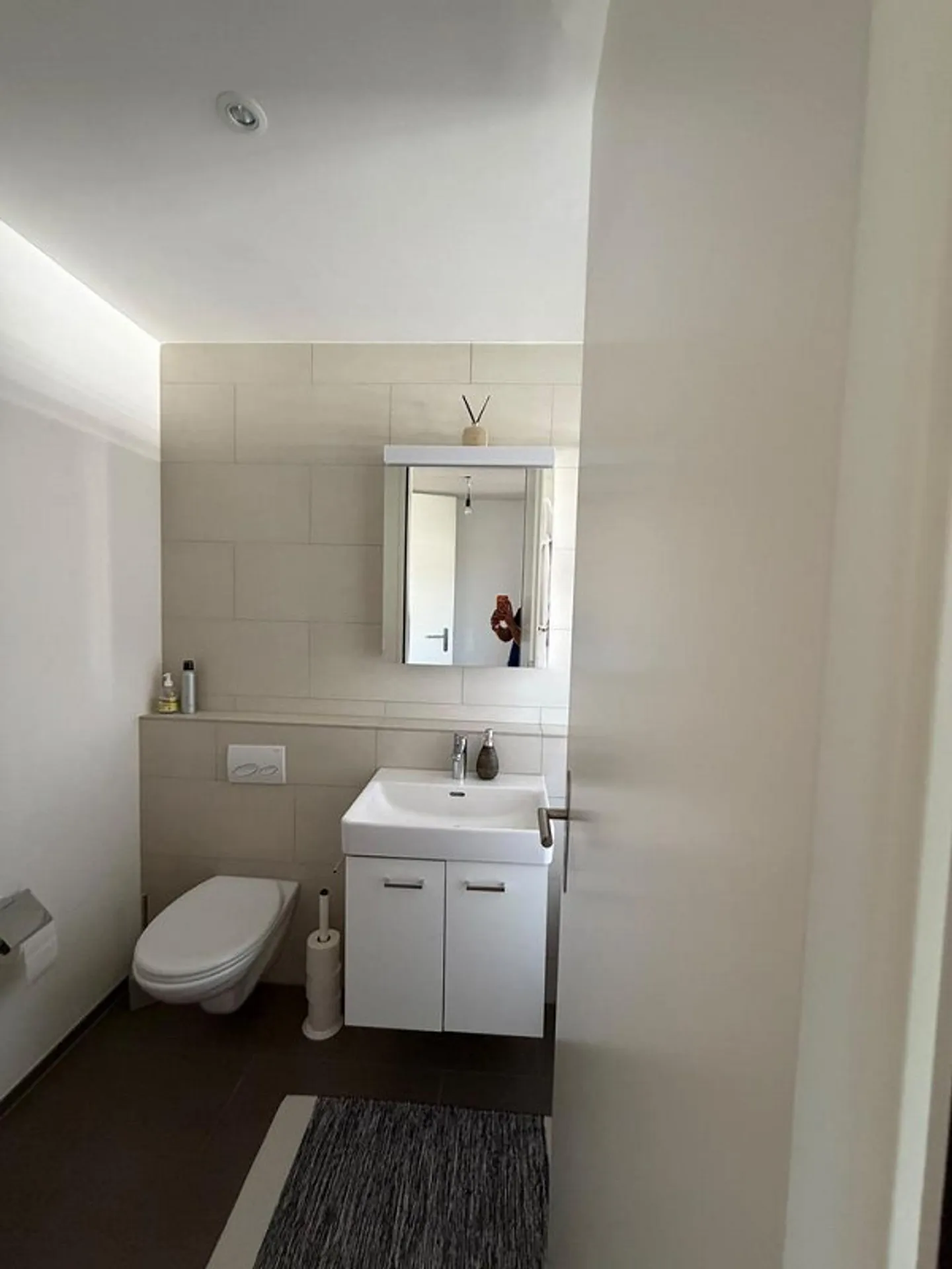 Attractive 4.5 Room Apartment in a Central Location in Regensdorf - Photo 8 of 9