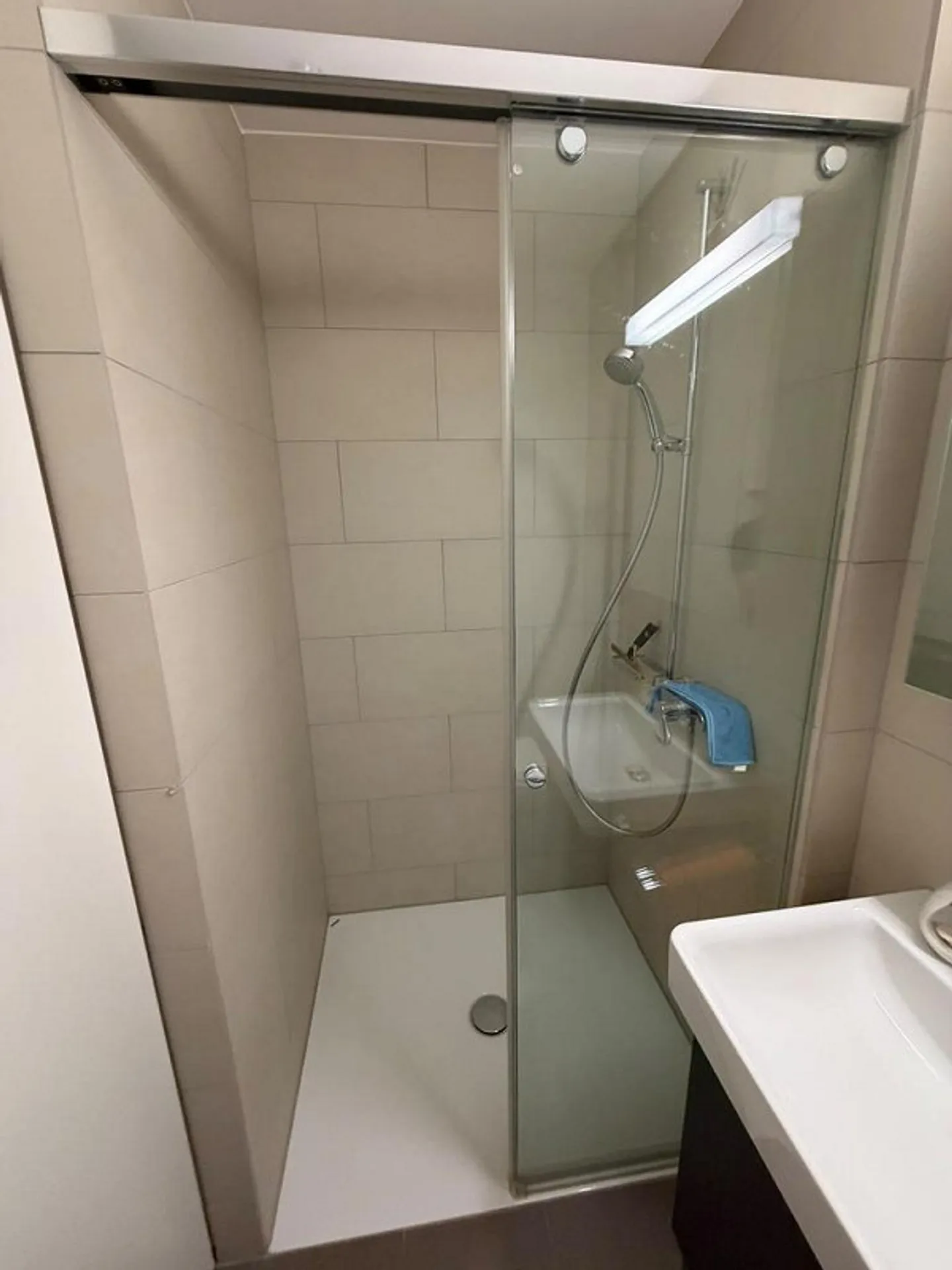 Attractive 4.5 Room Apartment in a Central Location in Regensdorf - Photo 9 of 9