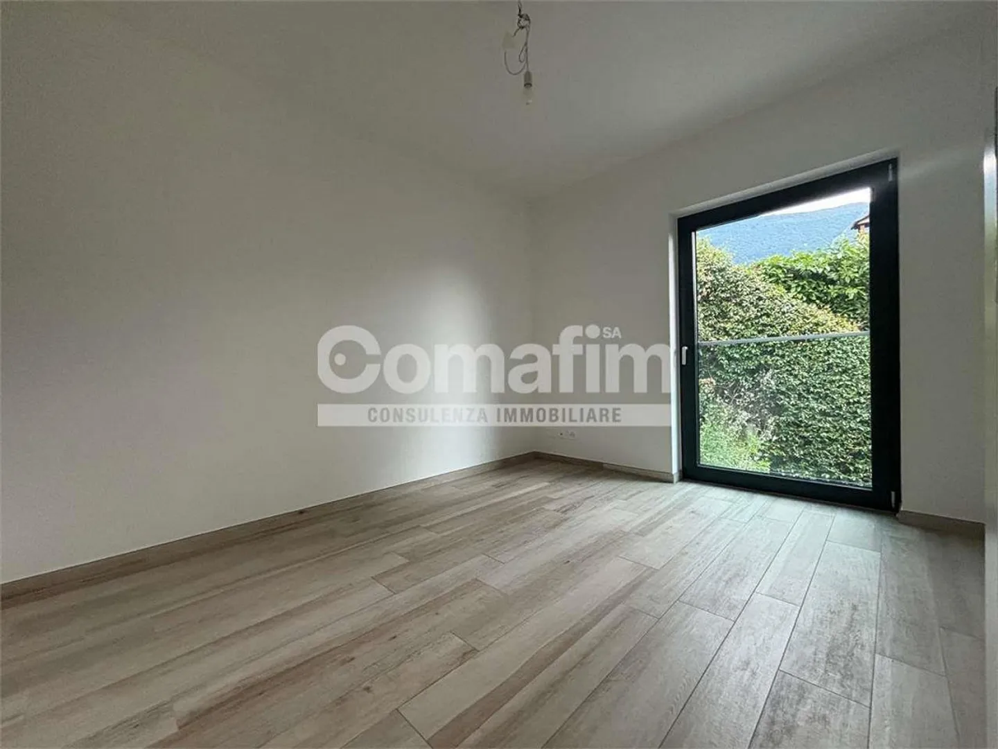 Canobbio - Raffinato 4.5 Locali con Grandi Spazi e Comfort Esclusivi - Foto 5 di 11