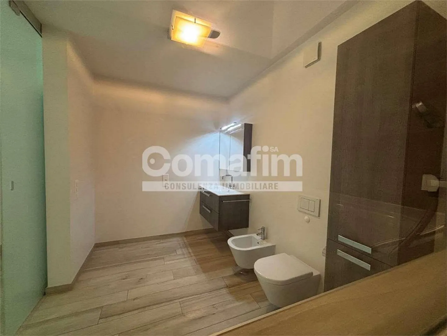 Canobbio - Raffinato 4.5 Locali con Grandi Spazi e Comfort Esclusivi - Foto 9 di 11