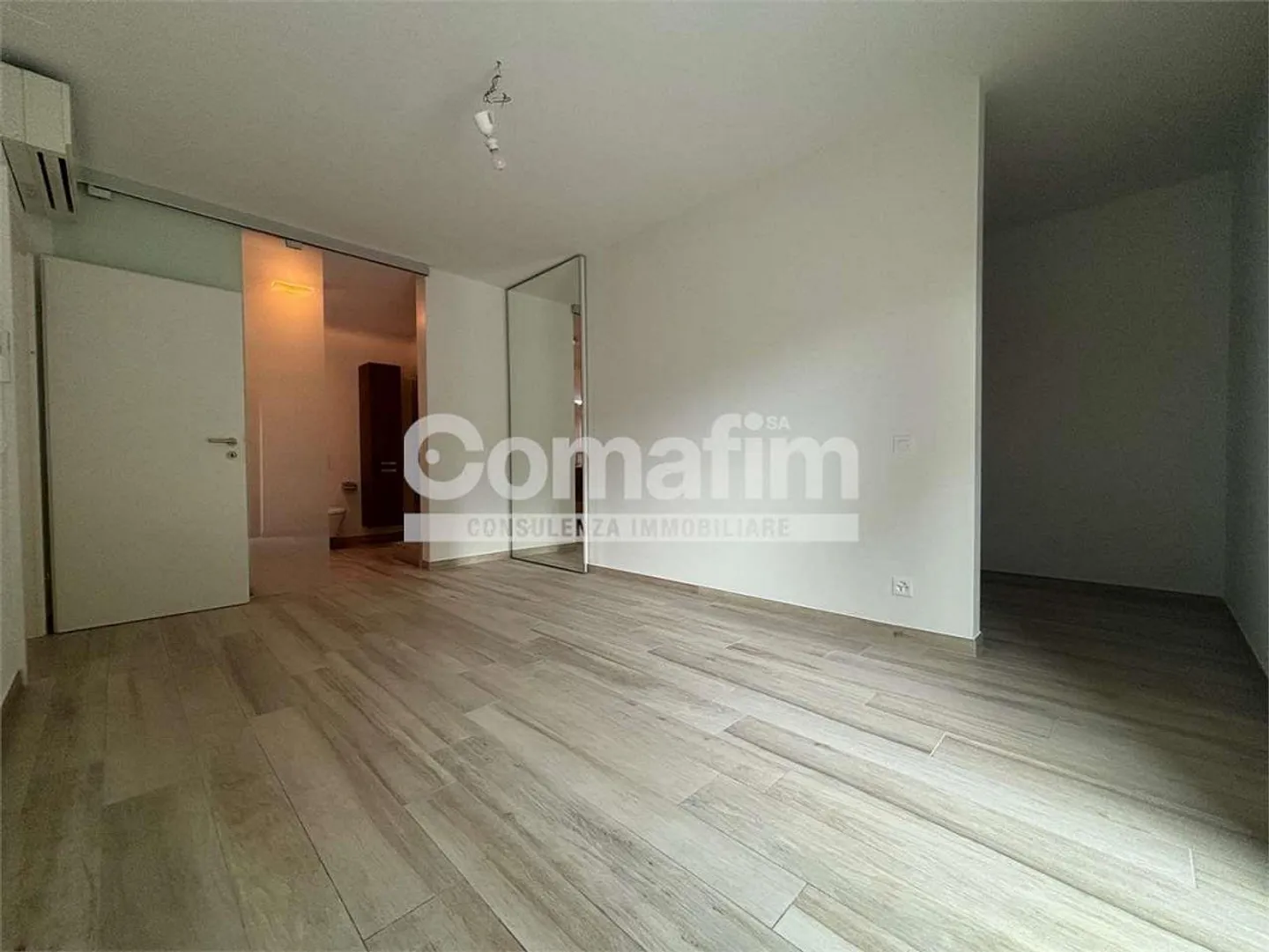 Canobbio - Raffinato 4.5 Locali con Grandi Spazi e Comfort Esclusivi - Foto 7 di 11