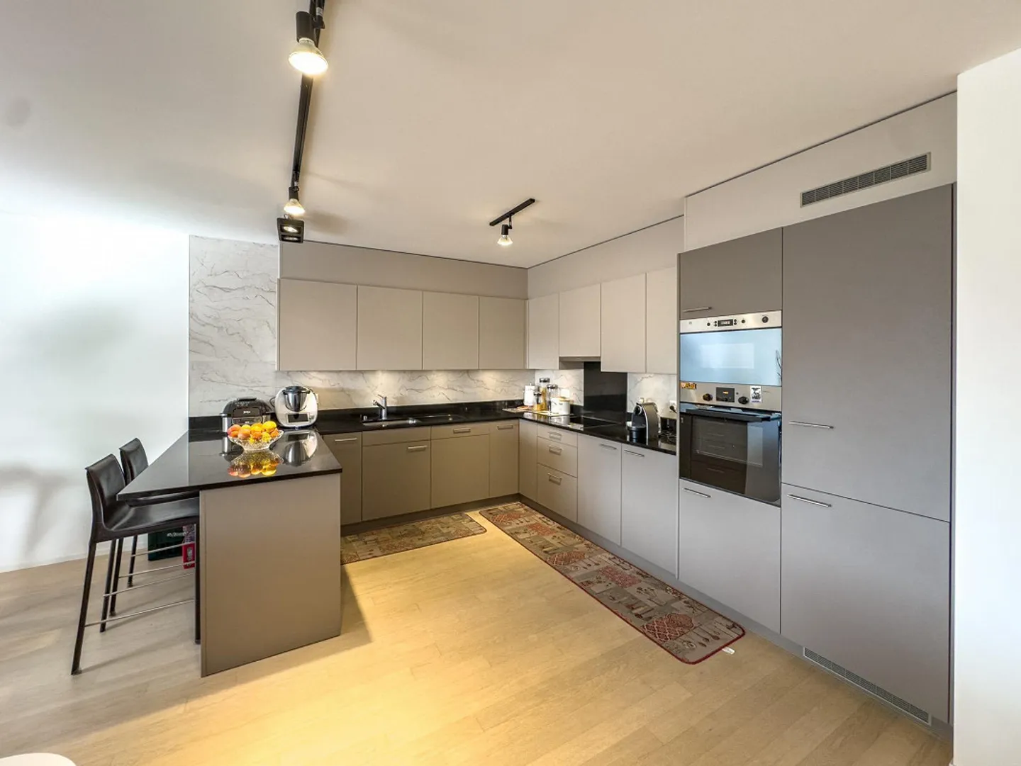 4,5-Zimmer-Wohnung in Mendrisio in einer Residenz mit Pool und Spa - Foto 2 von 11